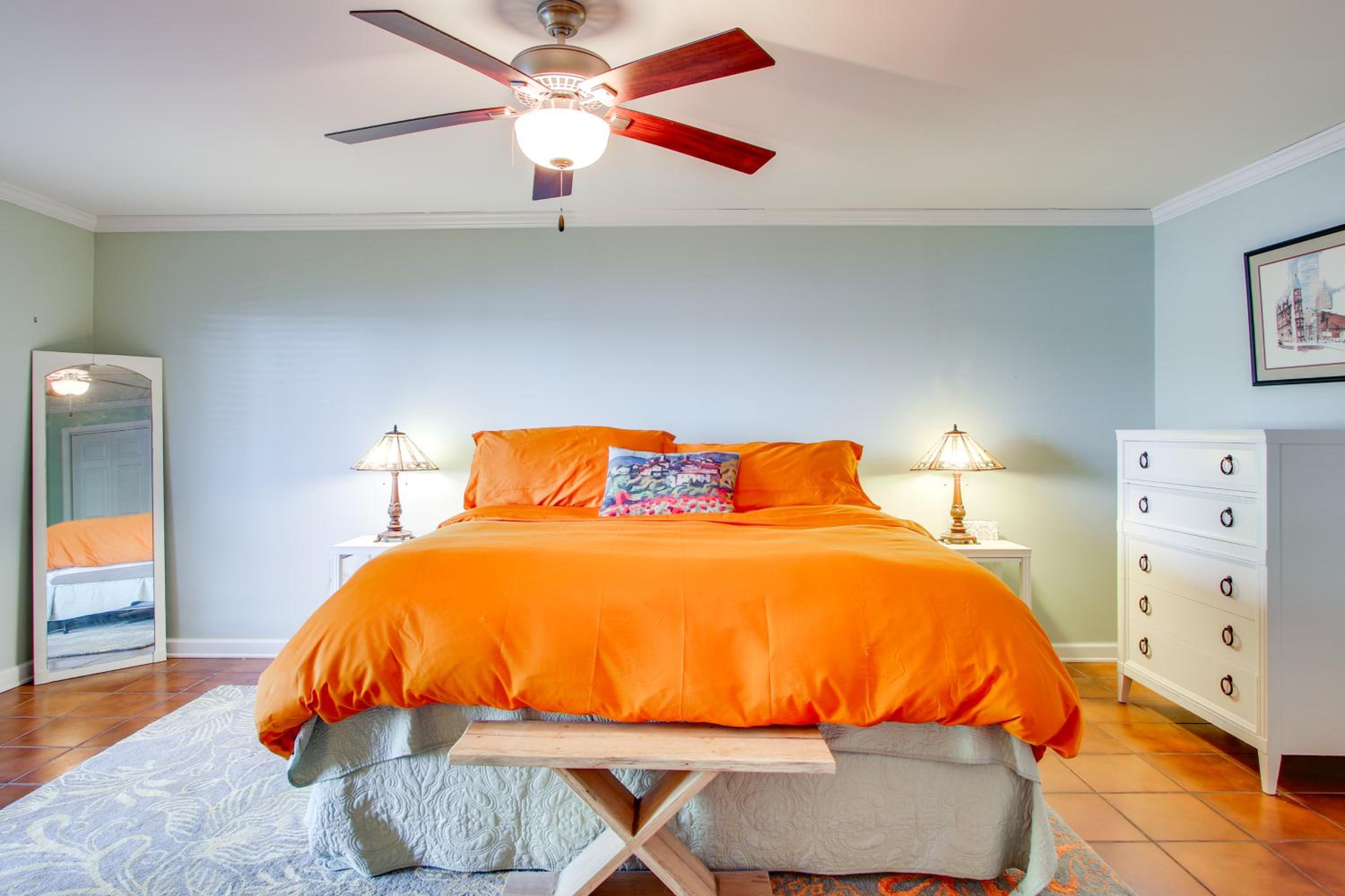 Furnished Patio and Dock Lakefront Apt in Chapin