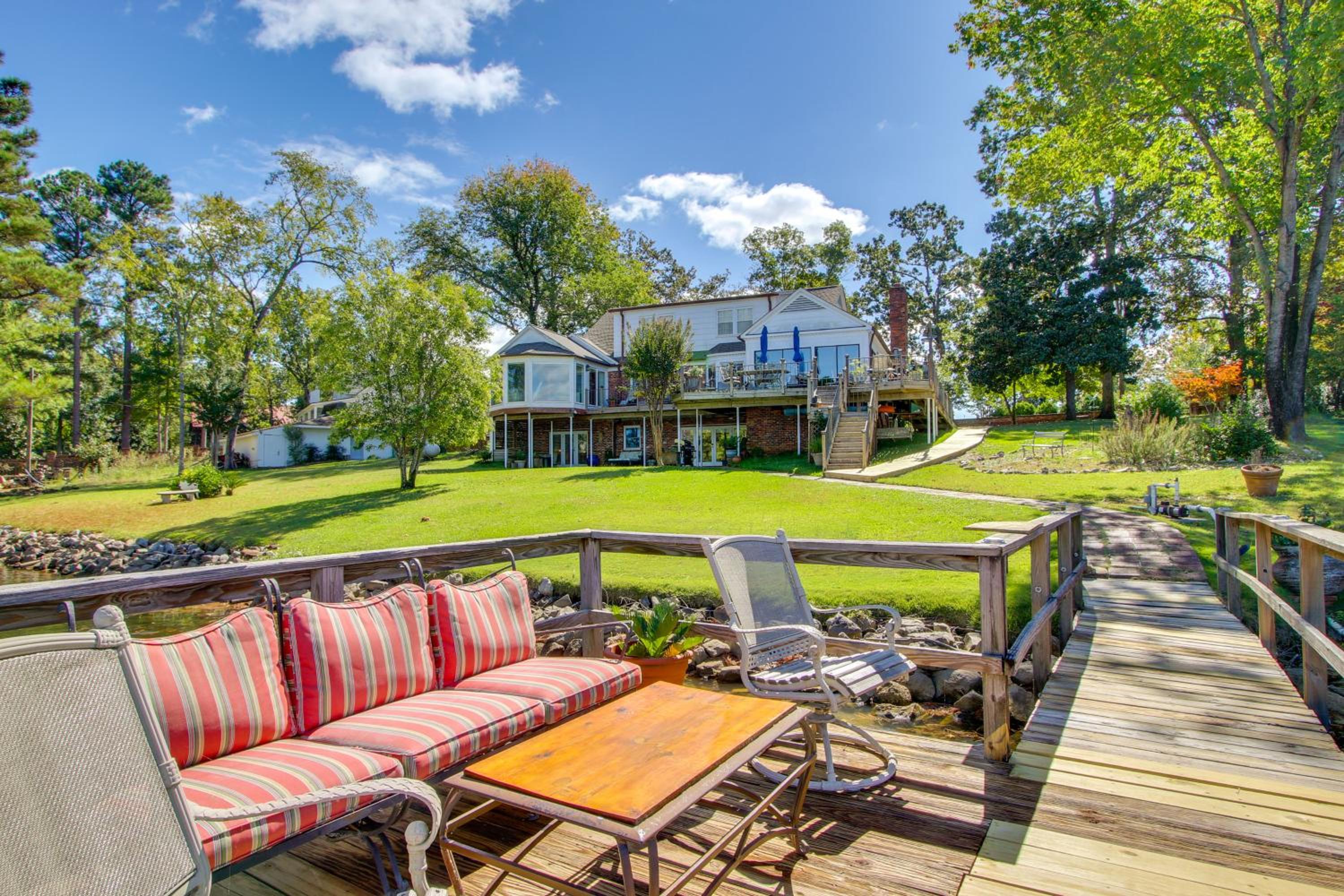 Furnished Patio and Dock Lakefront Apt in Chapin