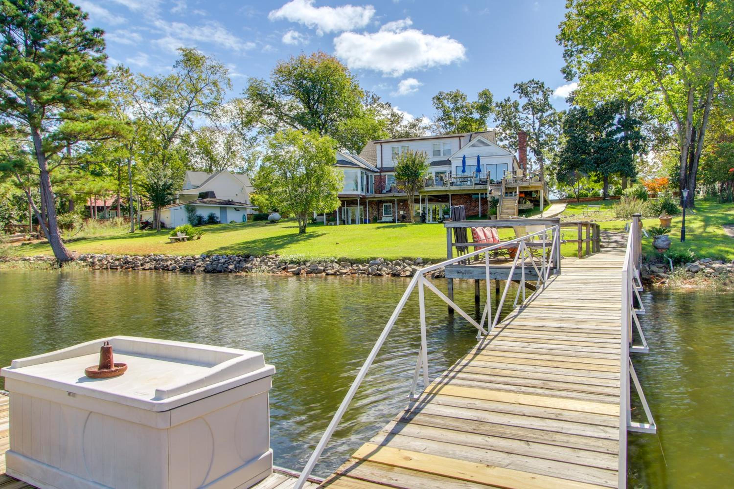 Furnished Patio and Dock Lakefront Apt in Chapin