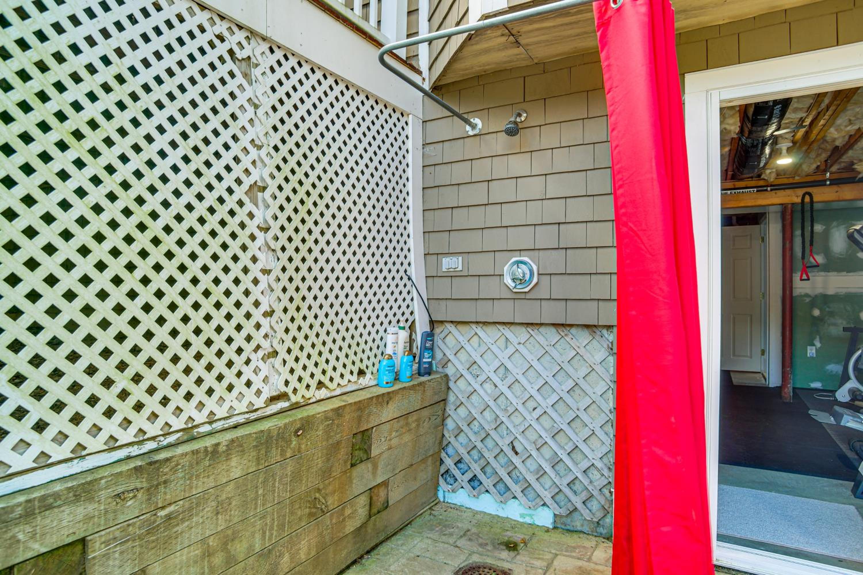 3 Mi to Megansett Beach Home with Pool and Game Room
