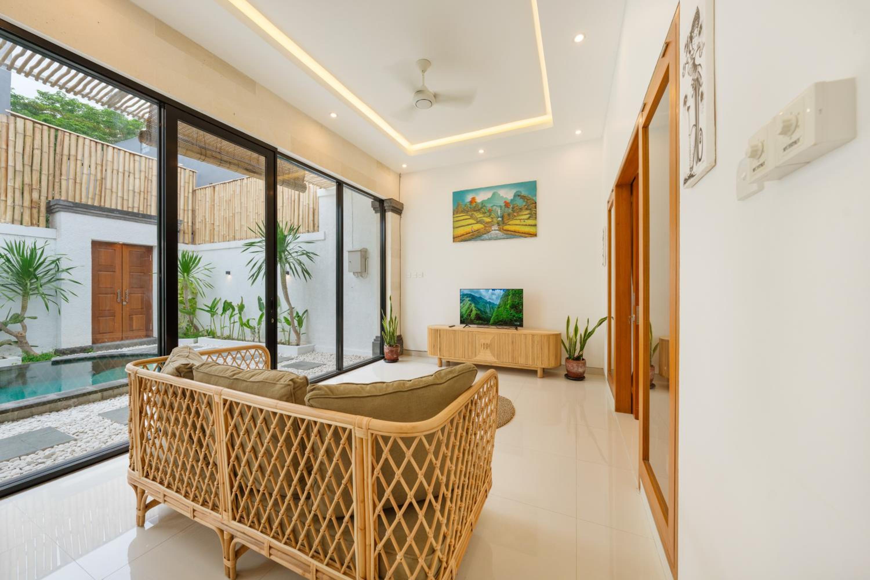 Charming 2BR Villa Pool Escape in Munggu