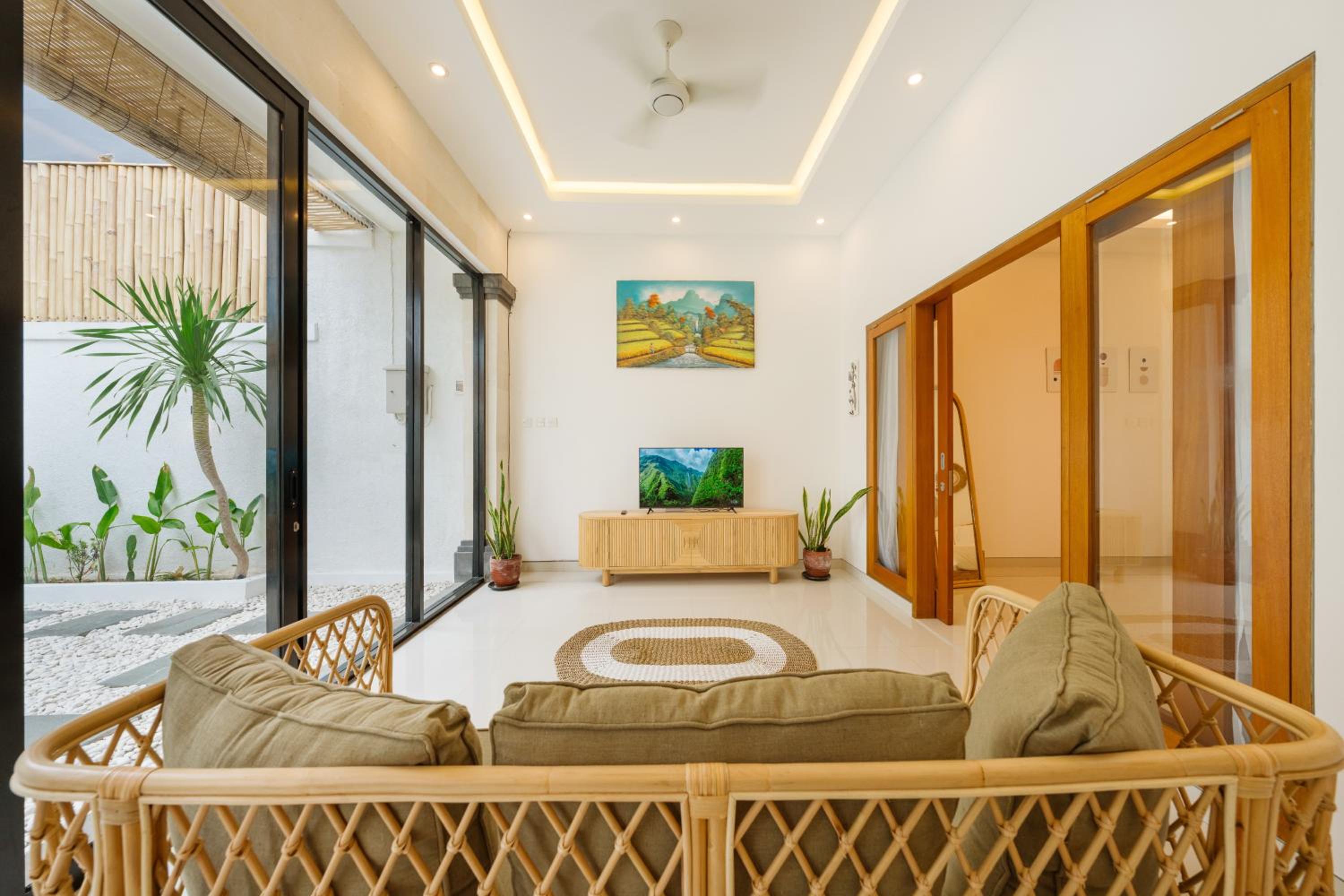 Charming 2BR Villa Pool Escape in Munggu