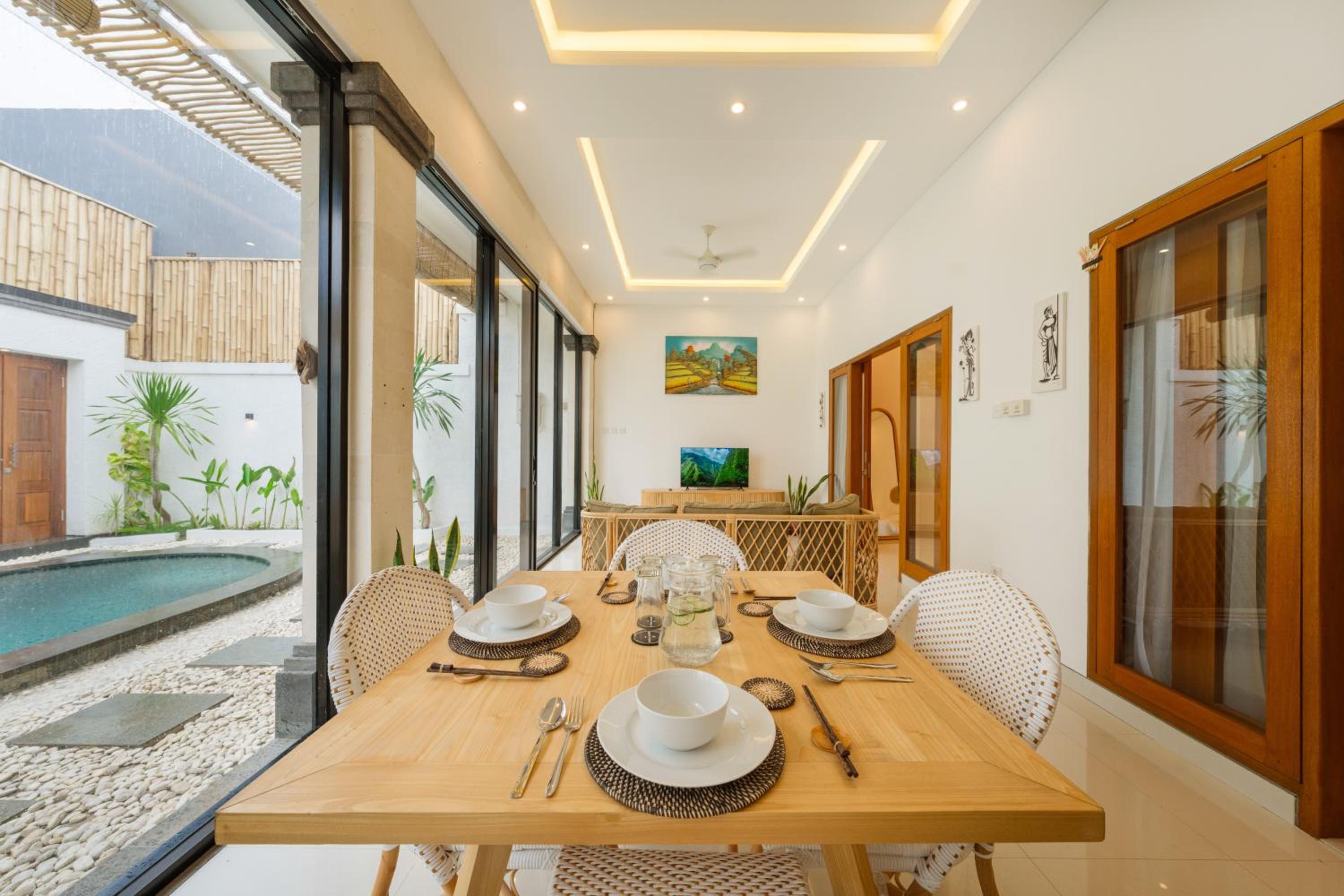 Charming 2BR Villa Pool Escape in Munggu