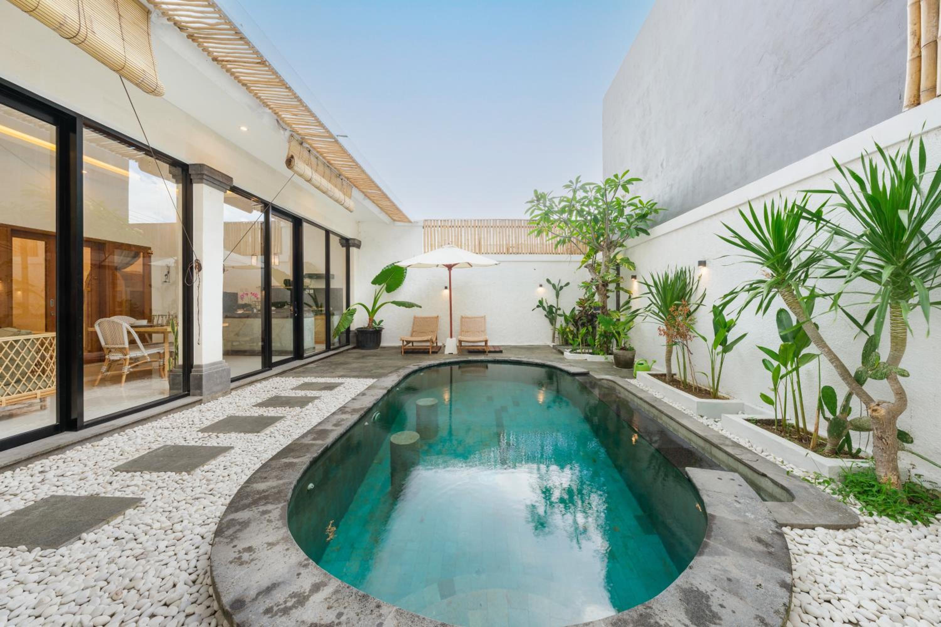 Charming 2BR Villa Pool Escape in Munggu