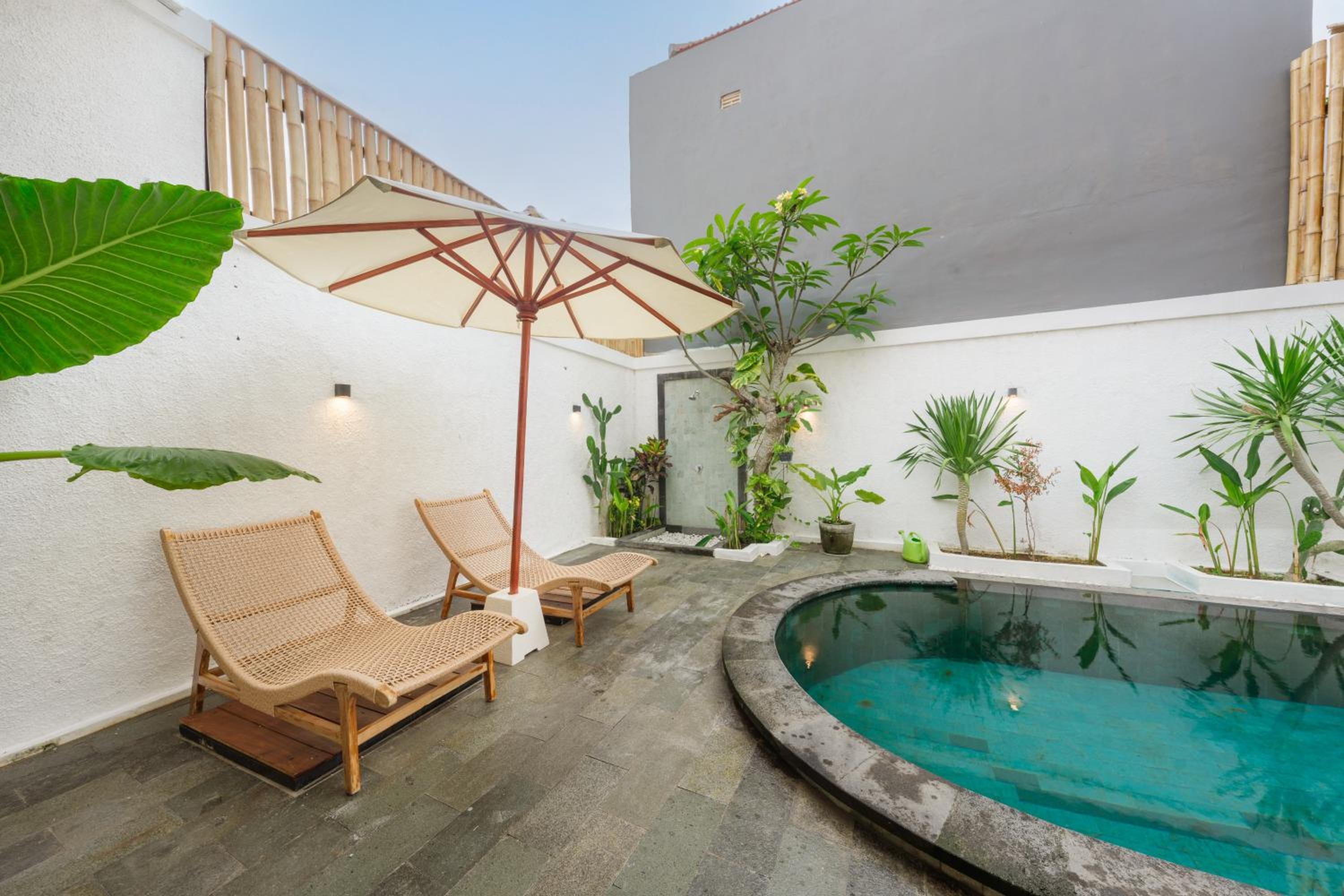 Charming 2BR Villa Pool Escape in Munggu