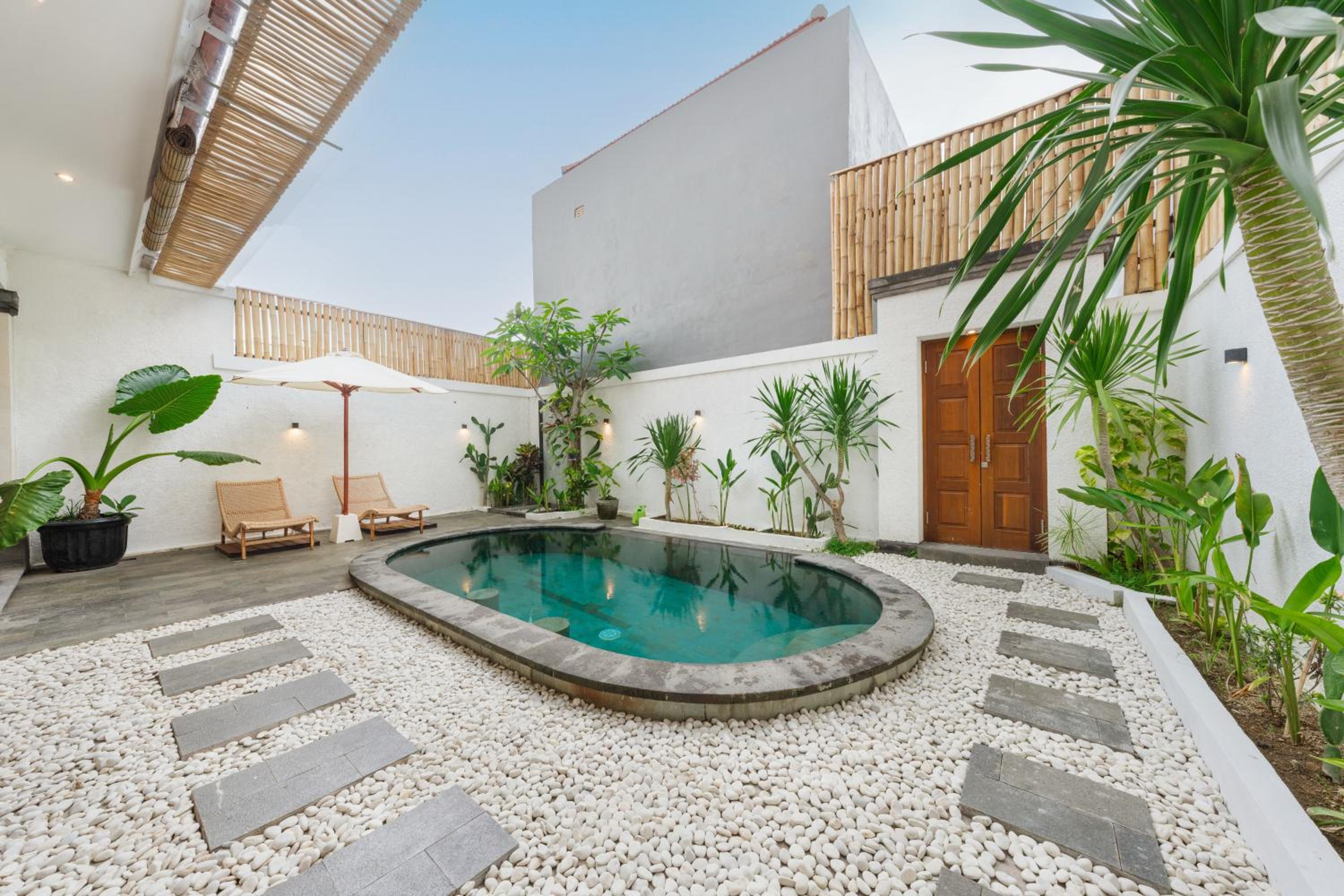 Charming 2BR Villa Pool Escape in Munggu