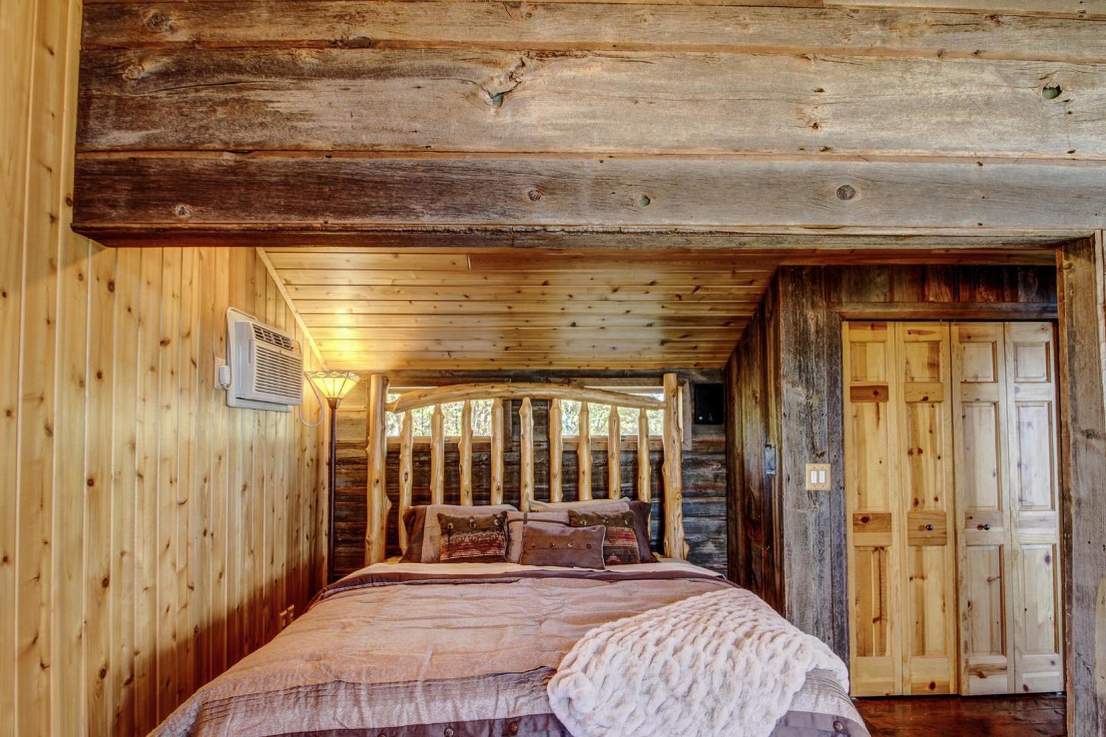 Near All-Season Trails Lakefront Crosby Getaway!
