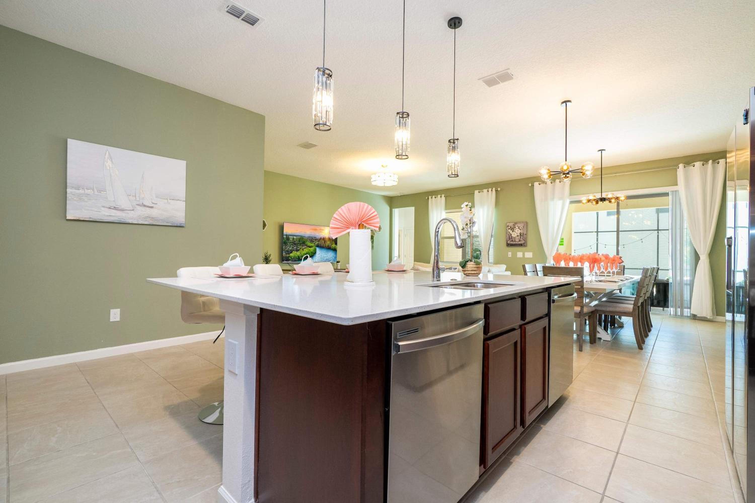 Family Friendly 12Bd w Jacuzzi Veranda Palms 4401