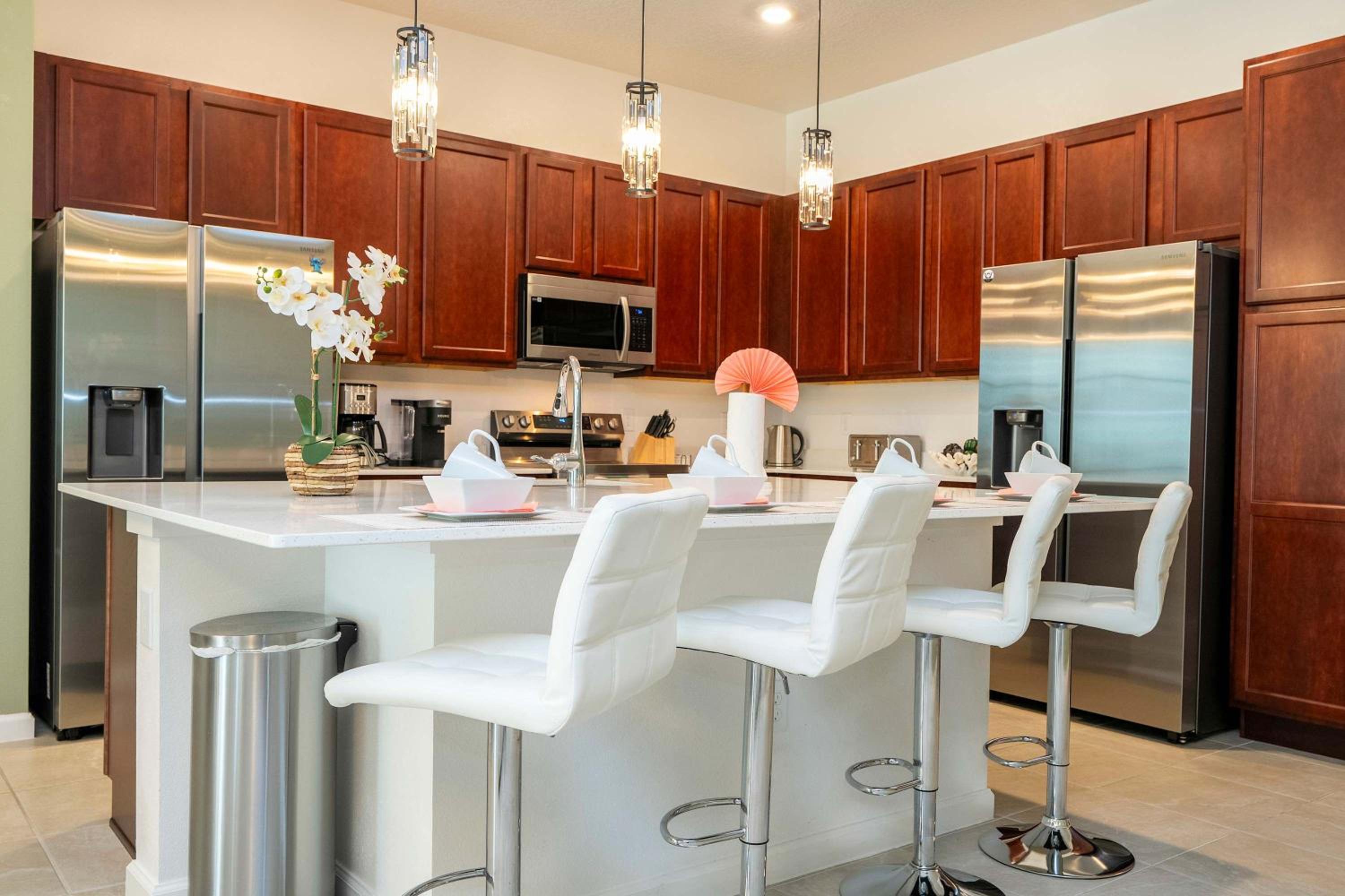 Family Friendly 12Bd w Jacuzzi Veranda Palms 4401
