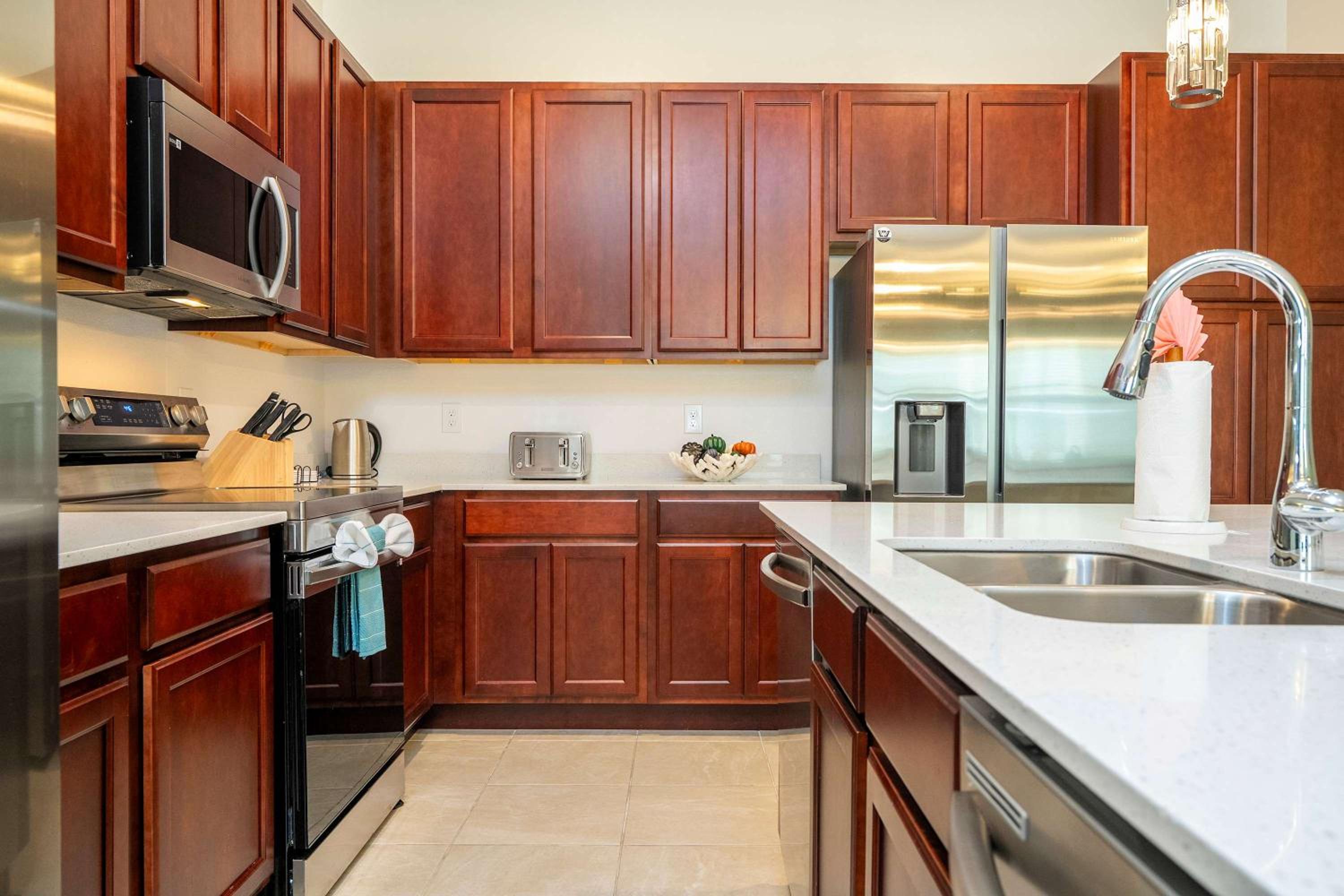 Family Friendly 12Bd w Jacuzzi Veranda Palms 4401