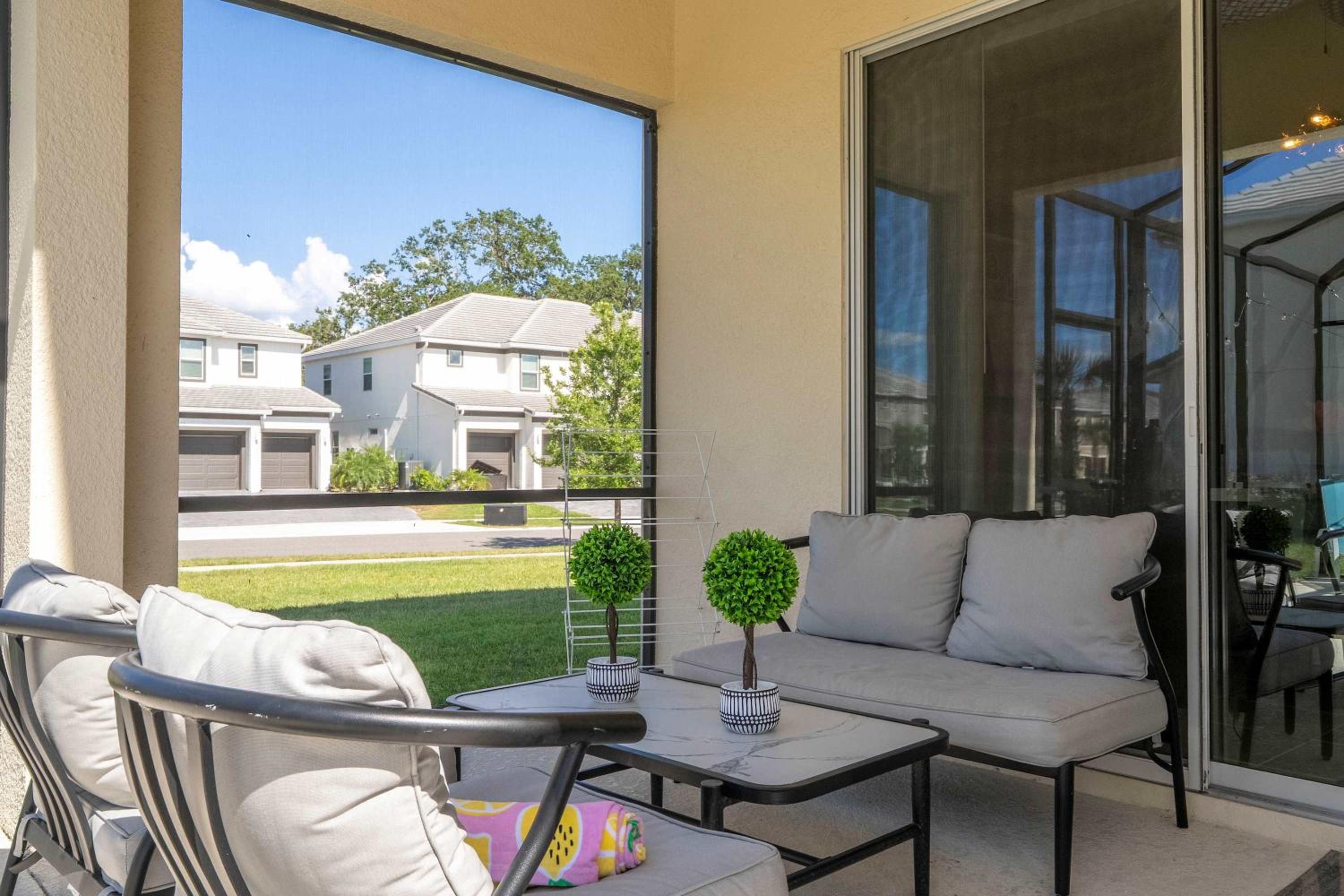 Family Friendly 12Bd w Jacuzzi Veranda Palms 4401