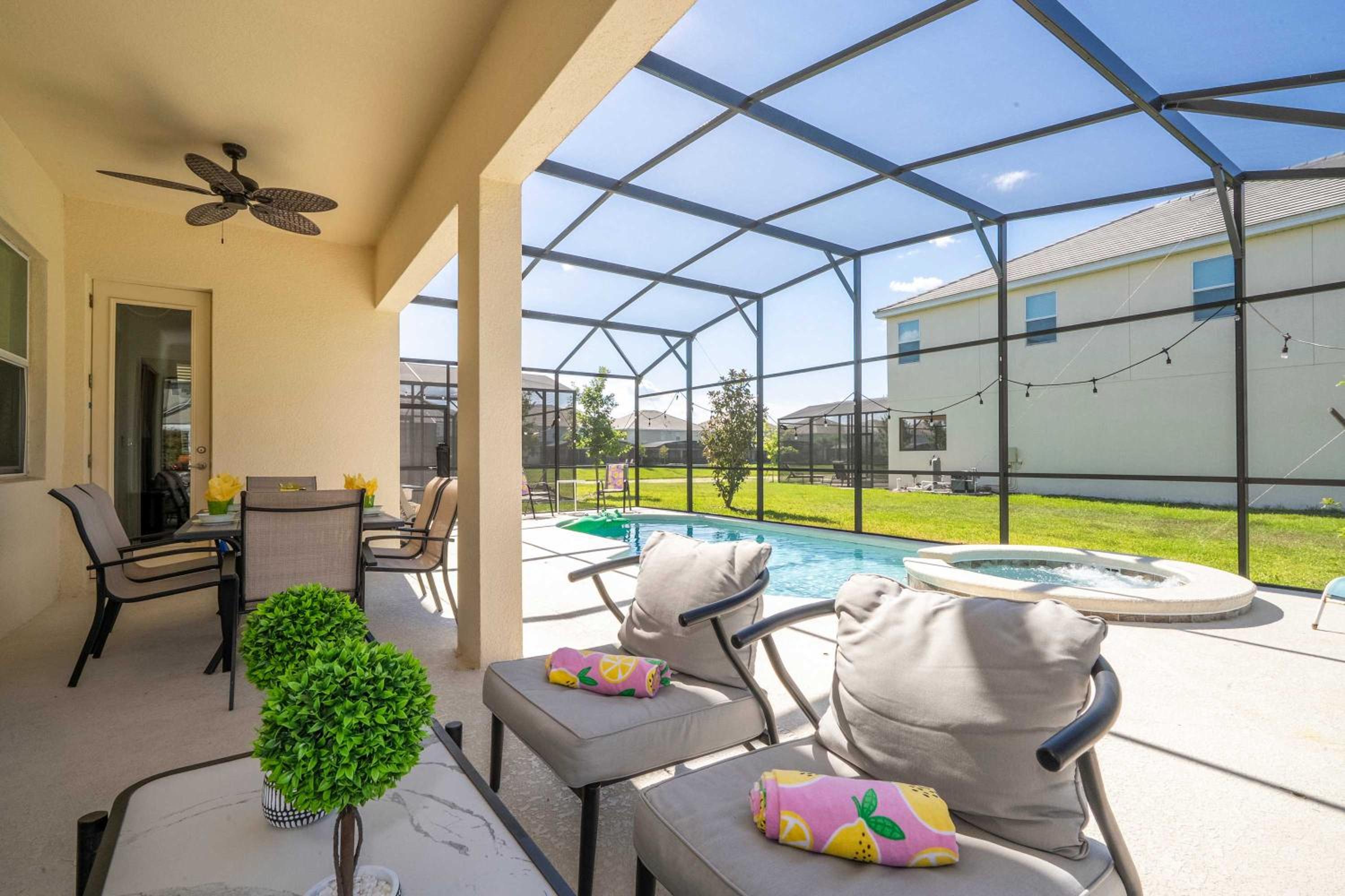 Family Friendly 12Bd w Jacuzzi Veranda Palms 4401