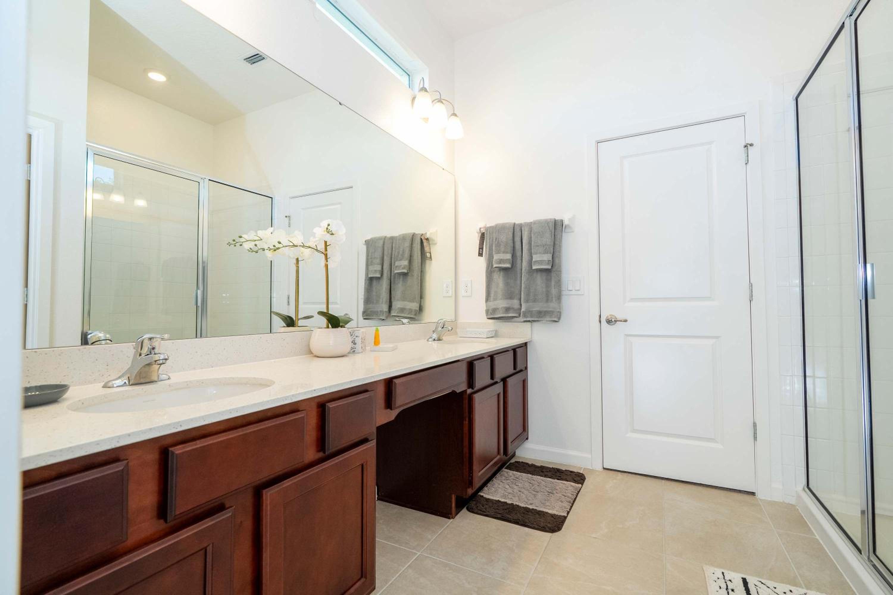 Family Friendly 12Bd w Jacuzzi Veranda Palms 4401
