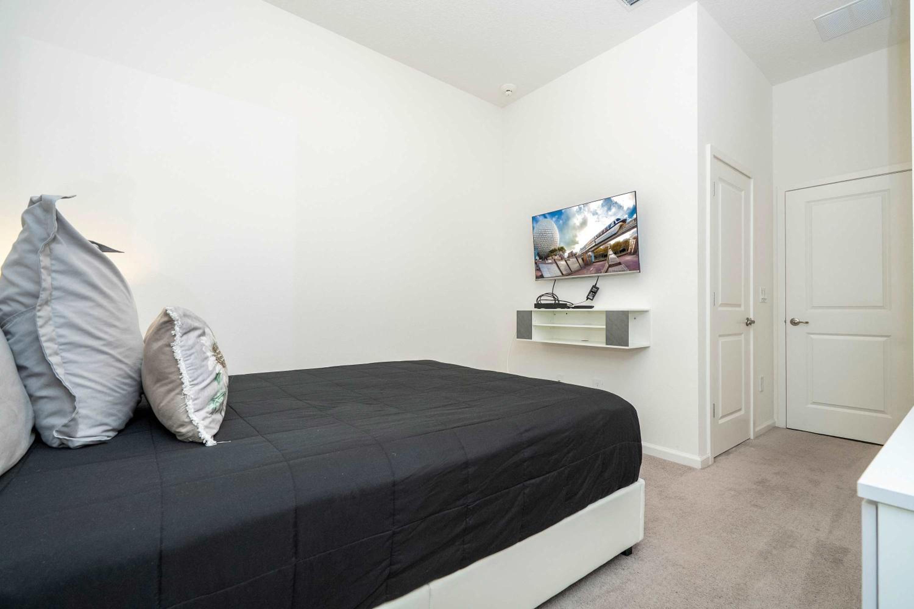 Family Friendly 12Bd w Jacuzzi Veranda Palms 4401
