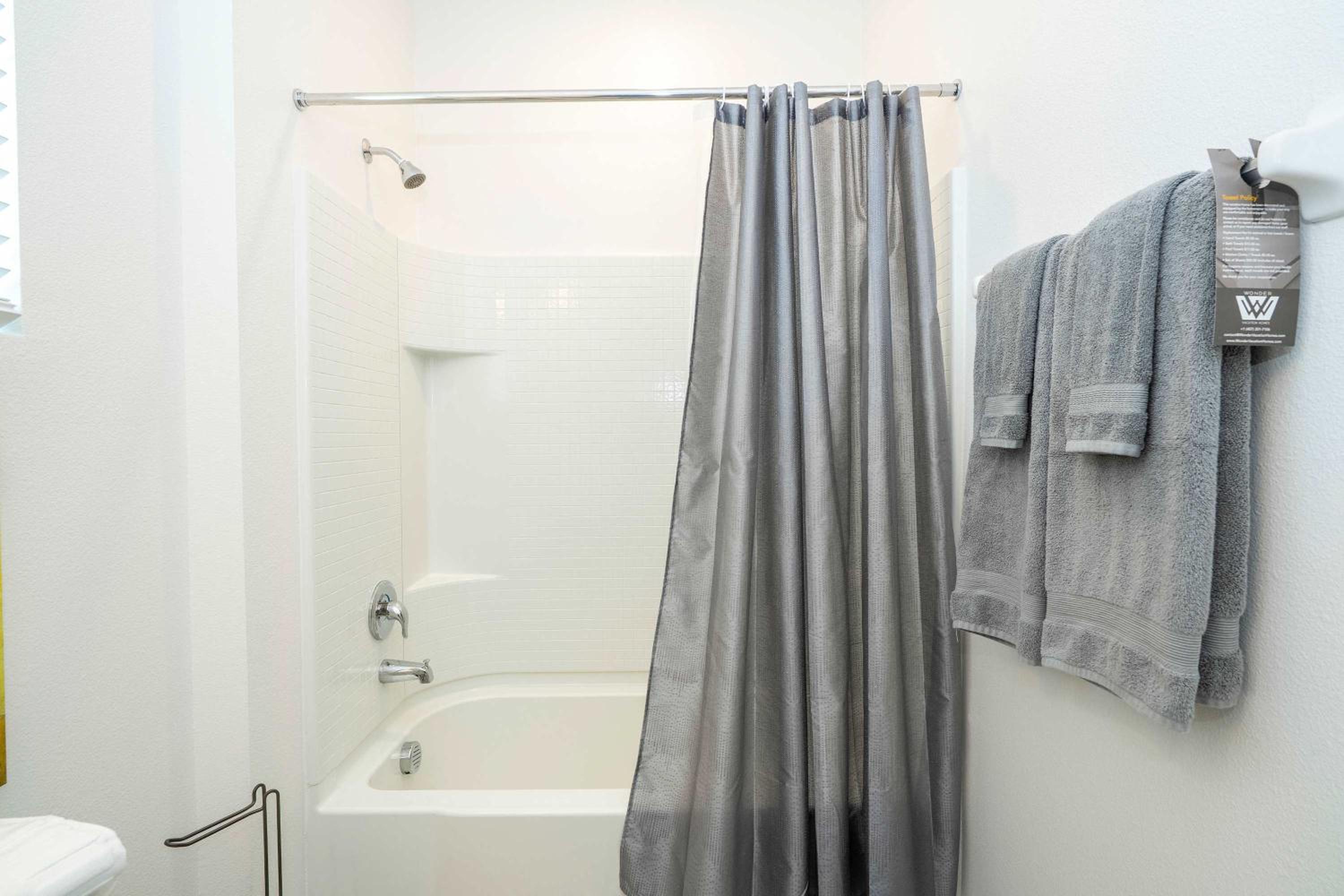 Family Friendly 12Bd w Jacuzzi Veranda Palms 4401