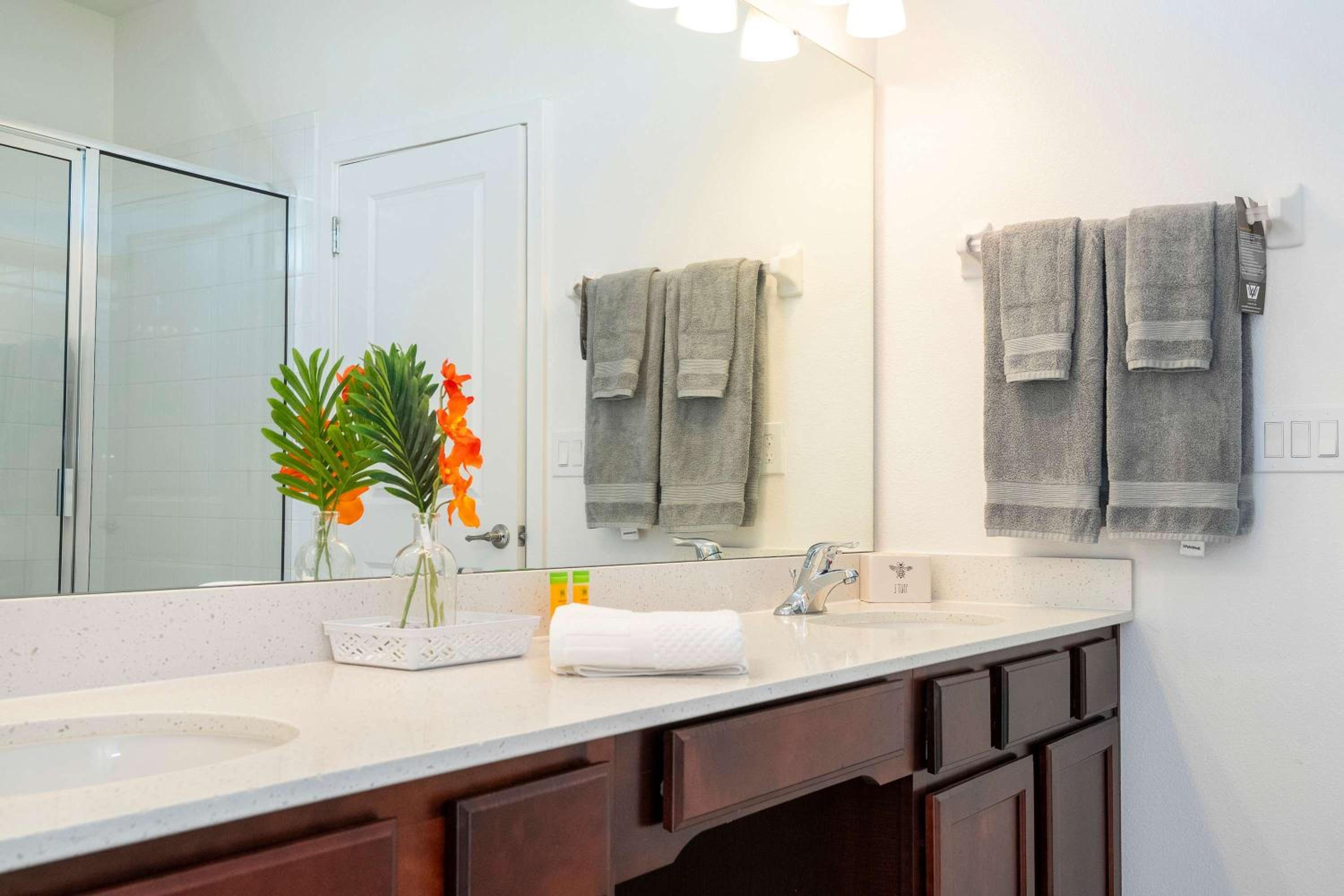 Family Friendly 12Bd w Jacuzzi Veranda Palms 4401