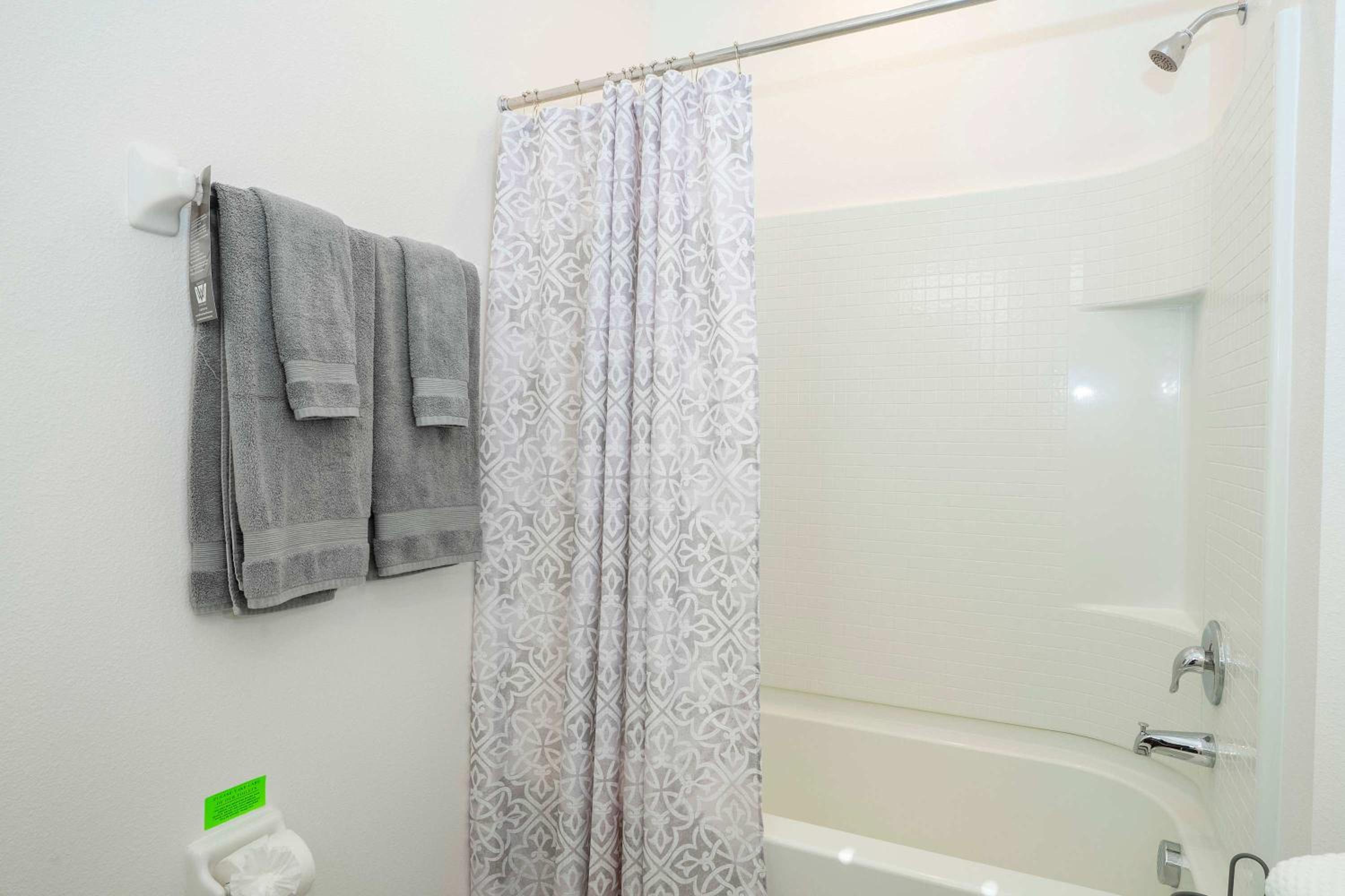 Family Friendly 12Bd w Jacuzzi Veranda Palms 4401