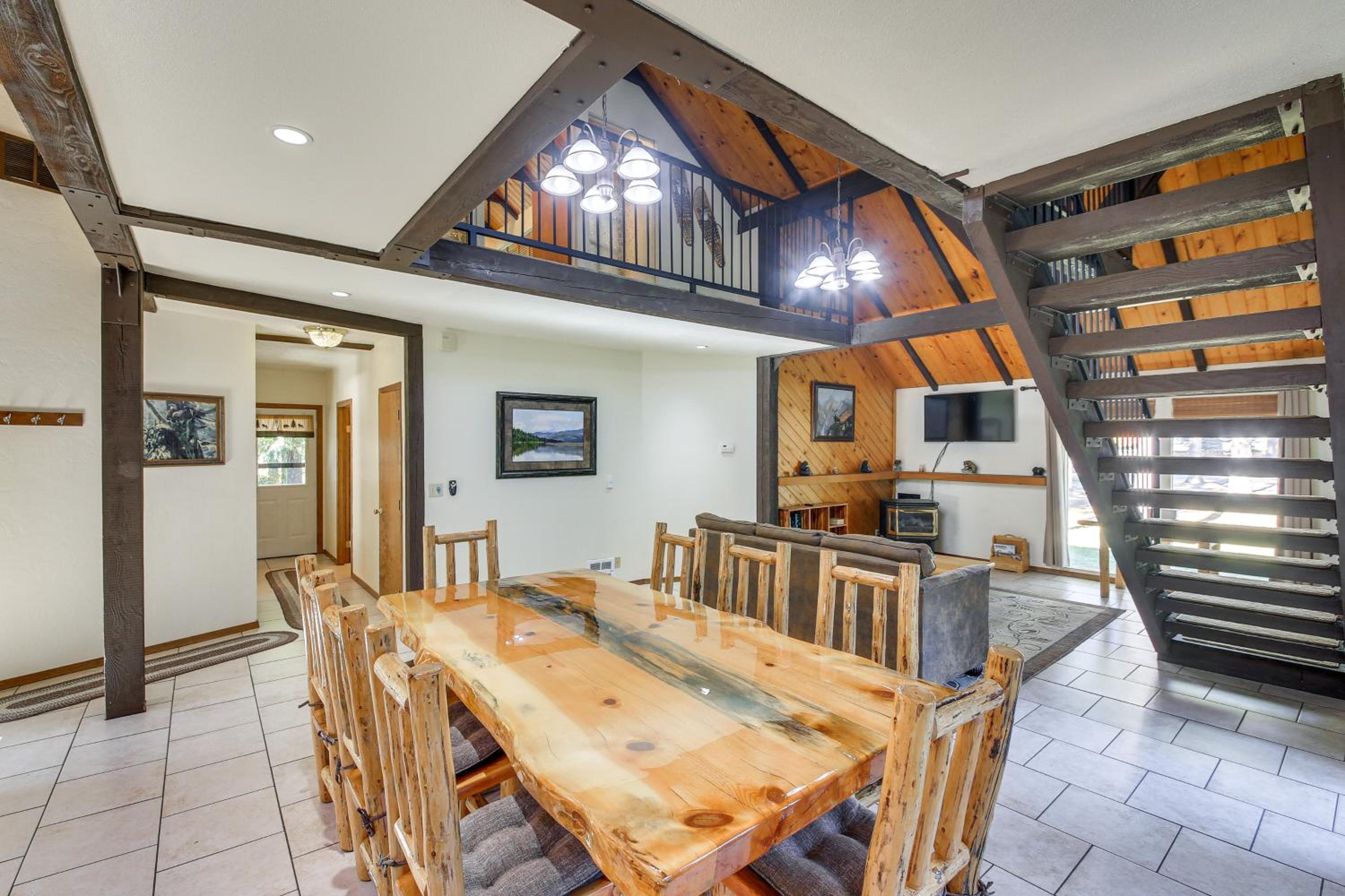 1 Mi to Dtwn Libby Peaceful Home with Creek Access!