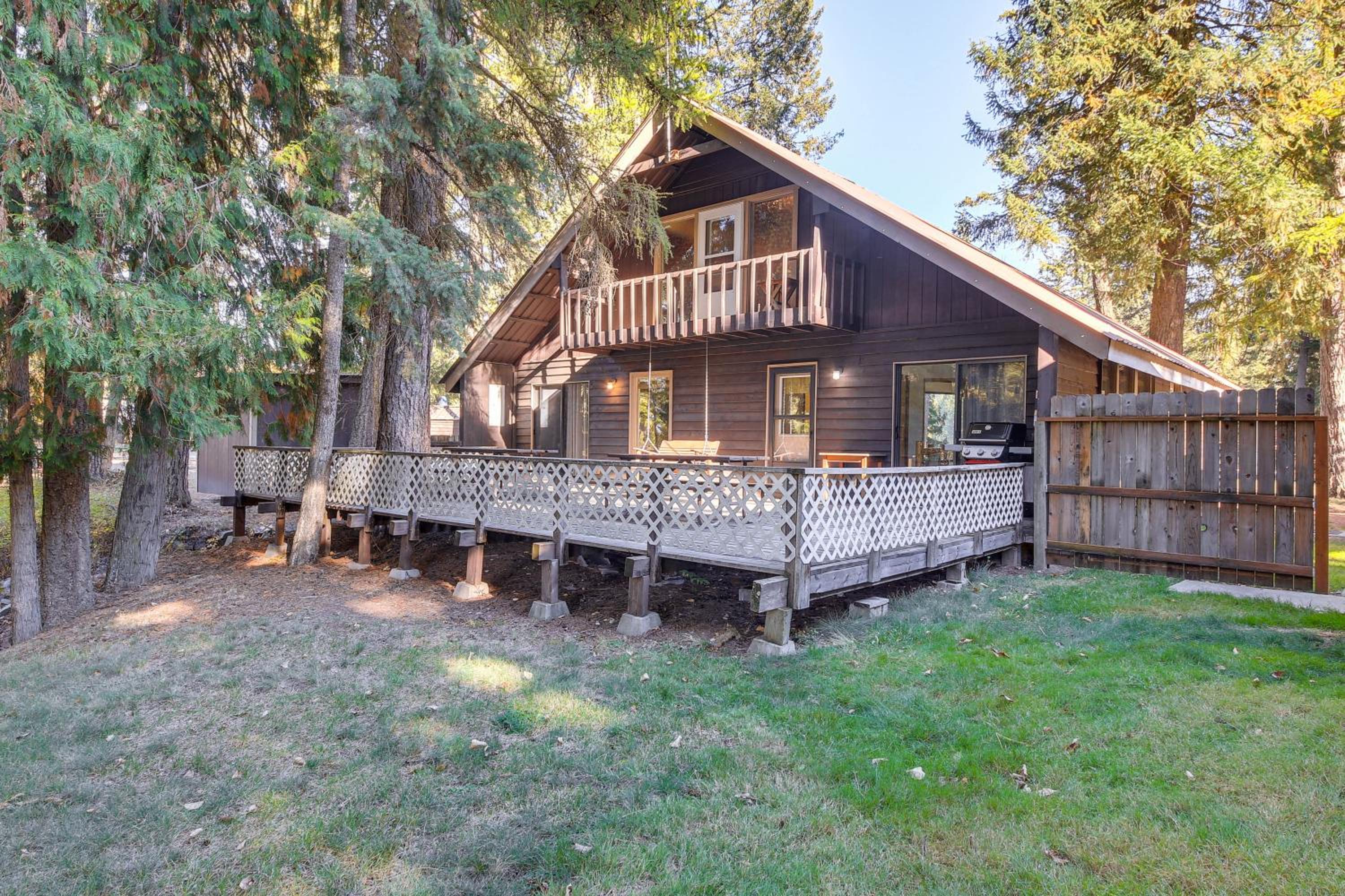1 Mi to Dtwn Libby Peaceful Home with Creek Access!