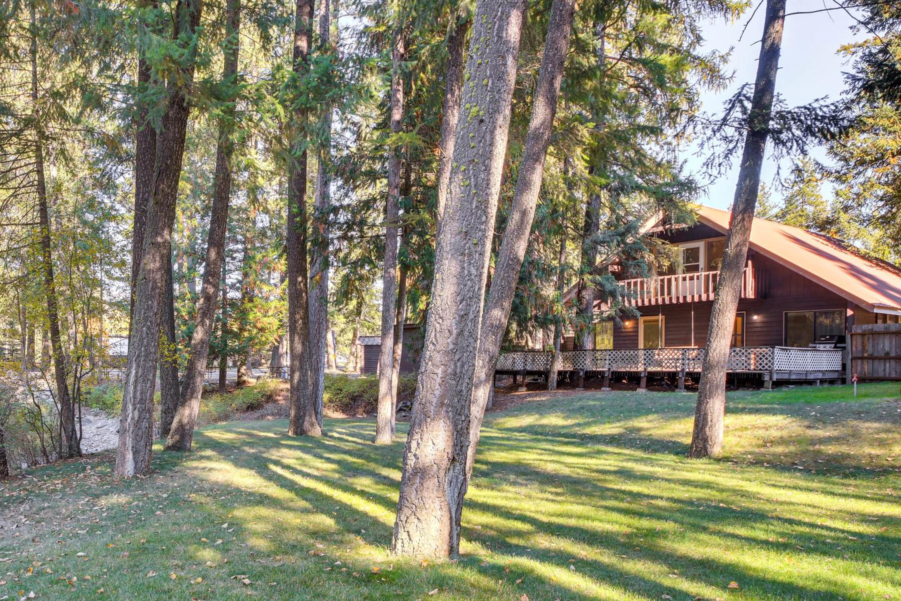 1 Mi to Dtwn Libby Peaceful Home with Creek Access!