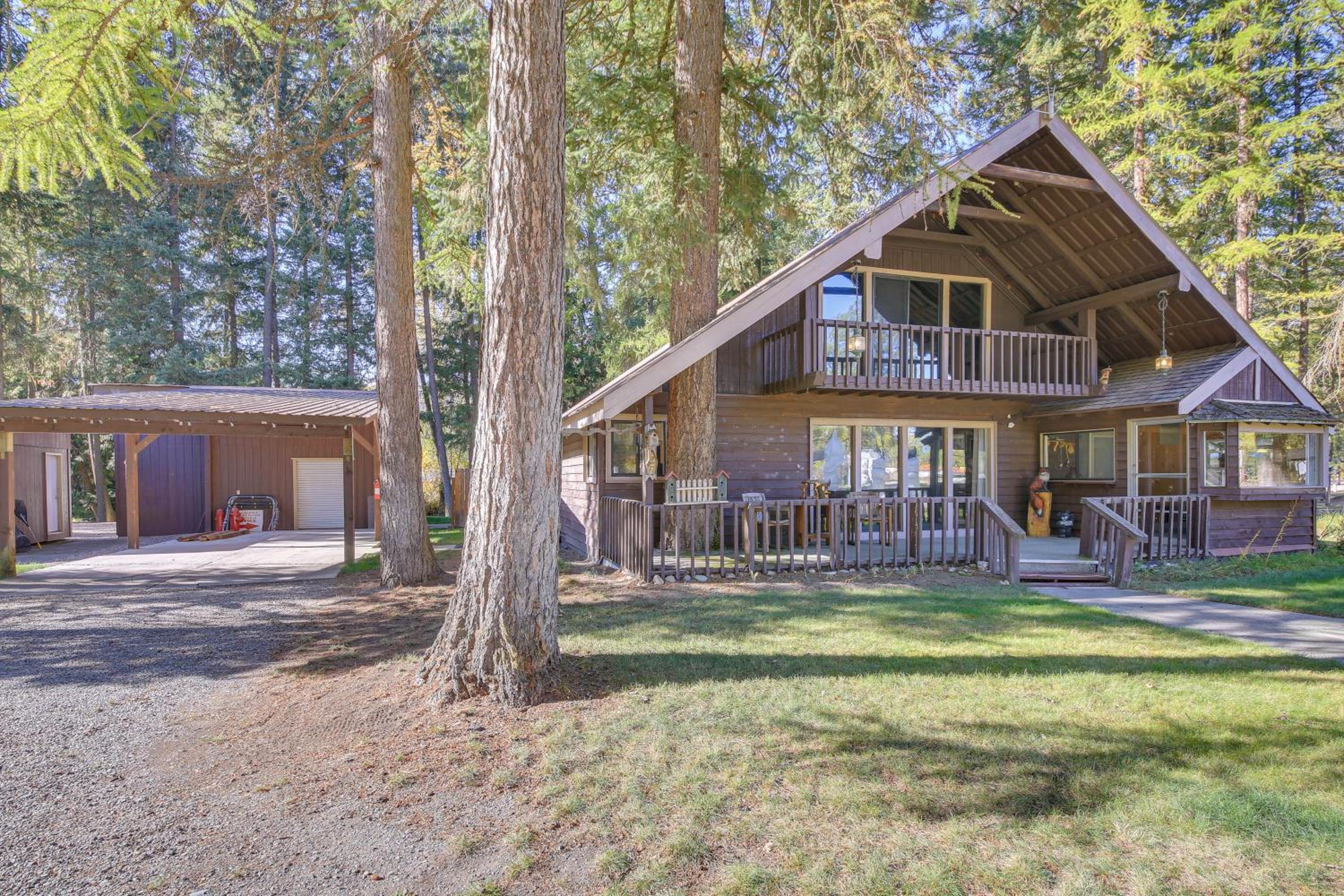 1 Mi to Dtwn Libby Peaceful Home with Creek Access!