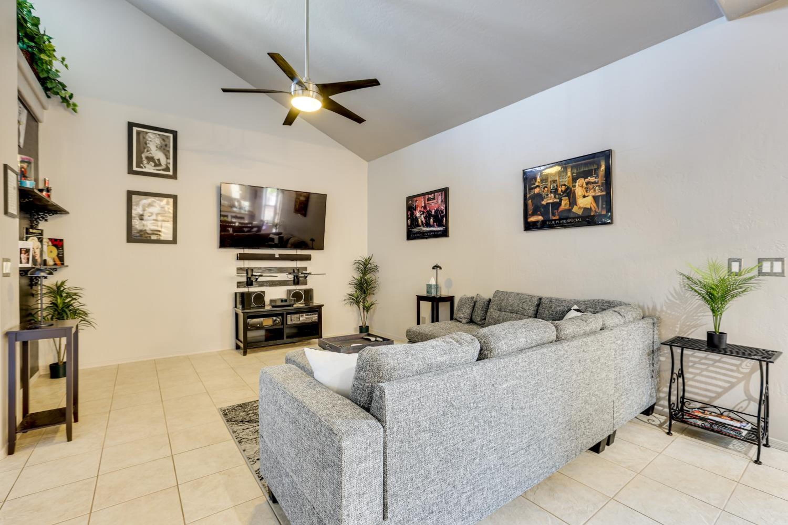 Outdoor Entertainment Area! Relaxing Phoenix Home