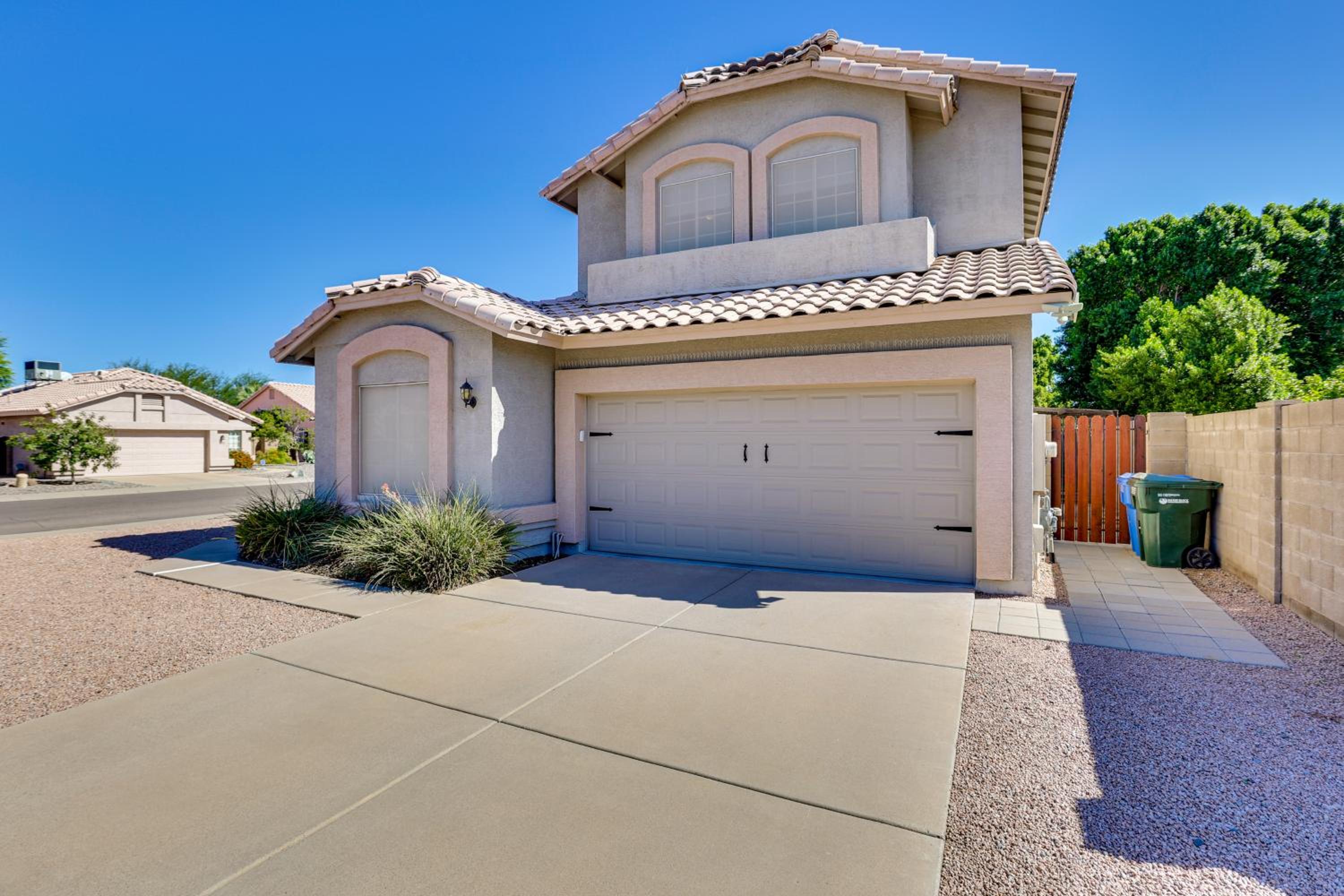 Outdoor Entertainment Area! Relaxing Phoenix Home