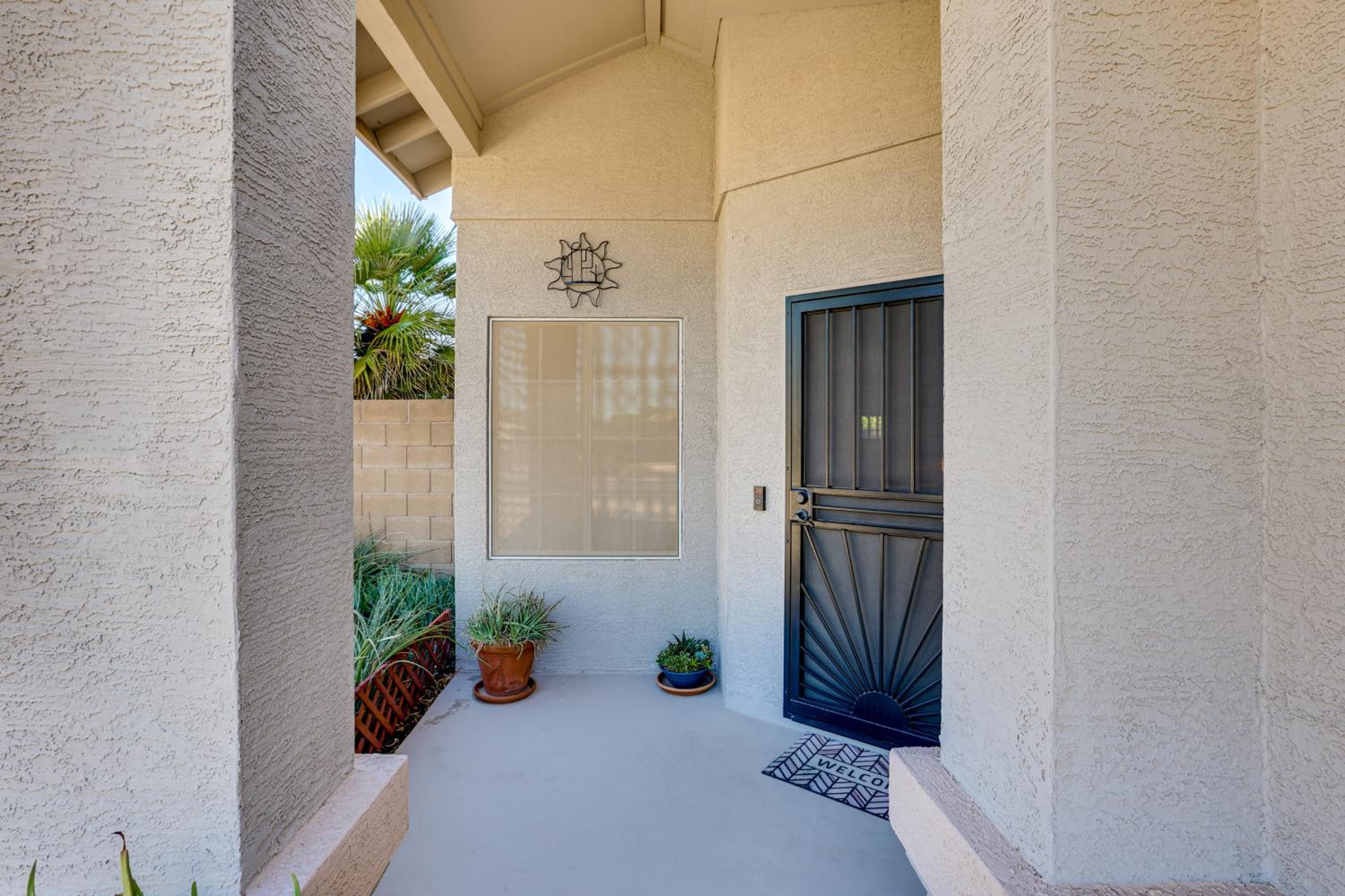 Outdoor Entertainment Area! Relaxing Phoenix Home