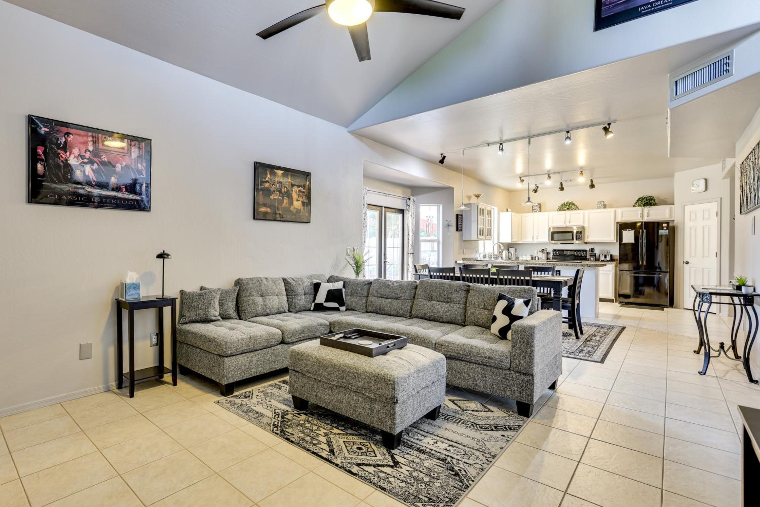 Outdoor Entertainment Area! Relaxing Phoenix Home