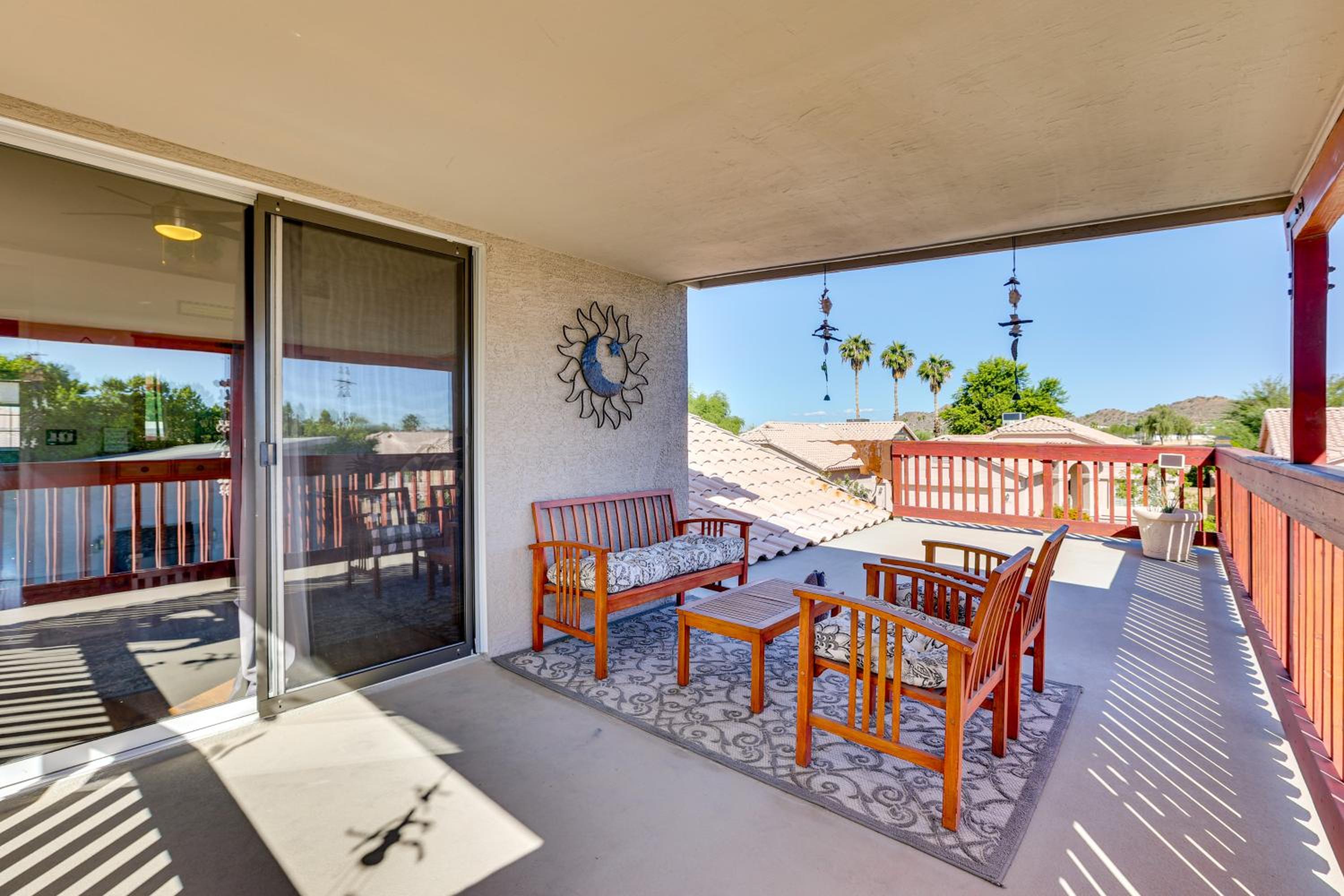 Outdoor Entertainment Area! Relaxing Phoenix Home