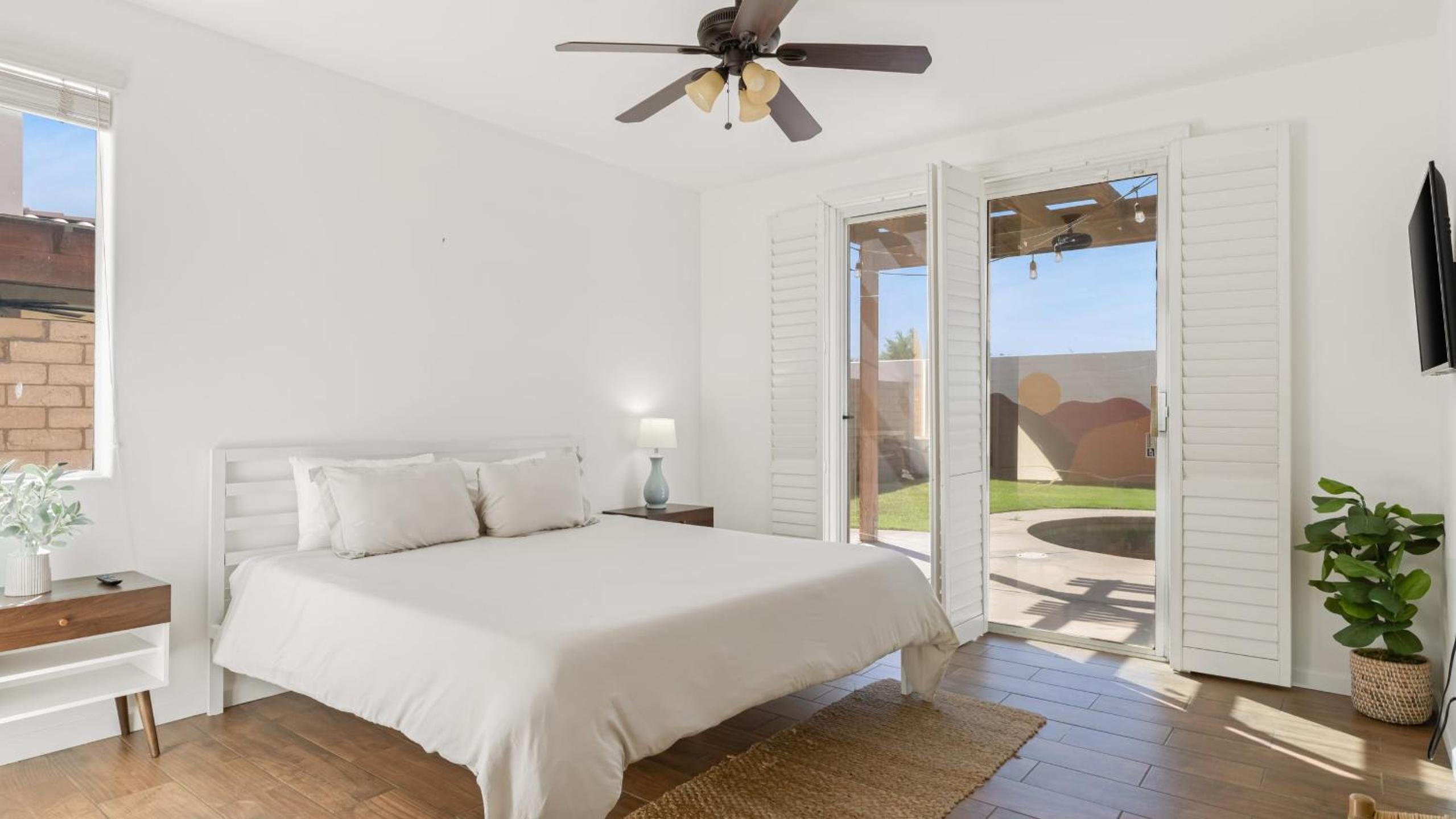 Desert Oasis w Pool Spa BBQ Outdoor Dining Under the Palms Calle Tolosa by AvantStay
