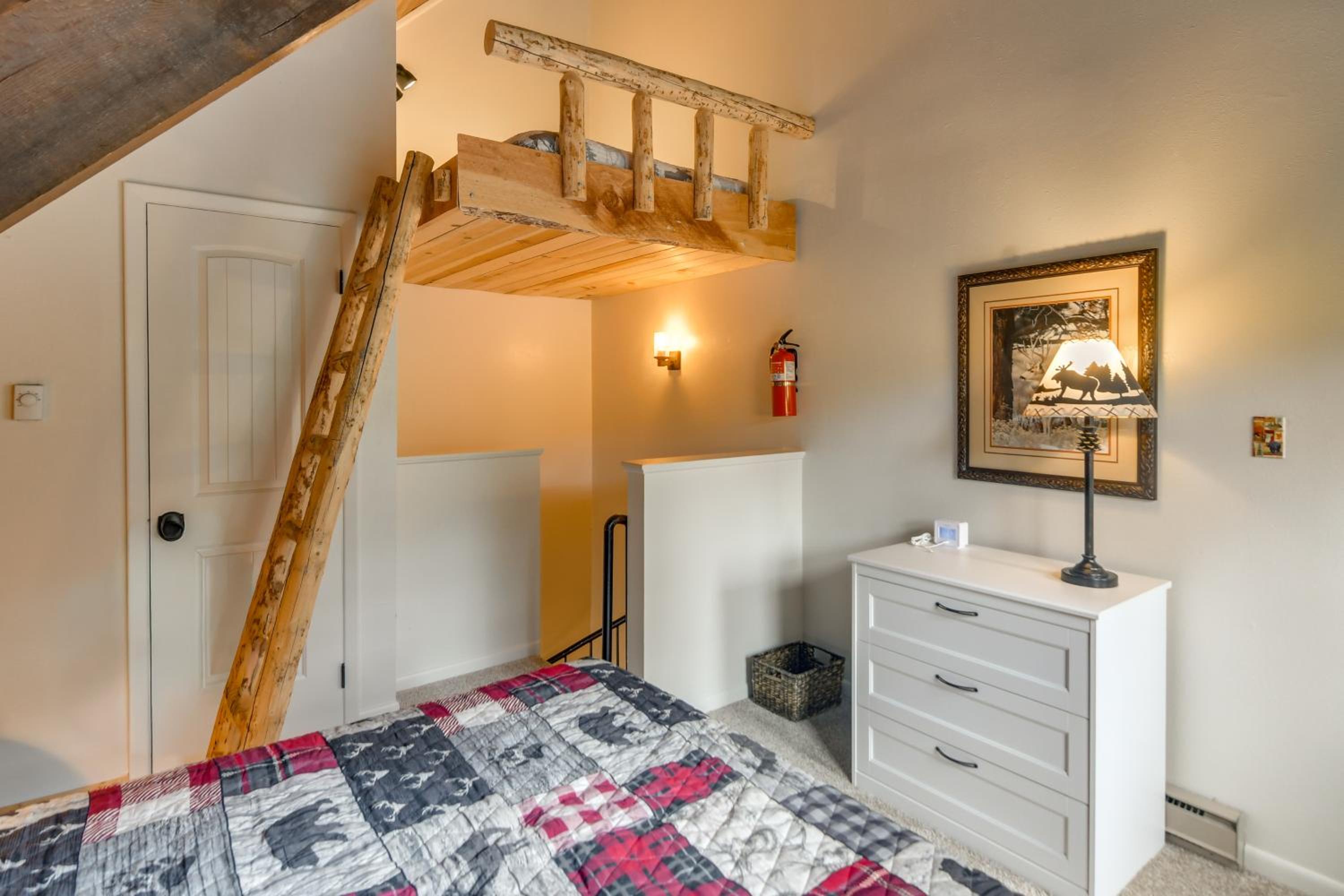 The Mountain Chalet - Free Ski Shuttle to Lifts!