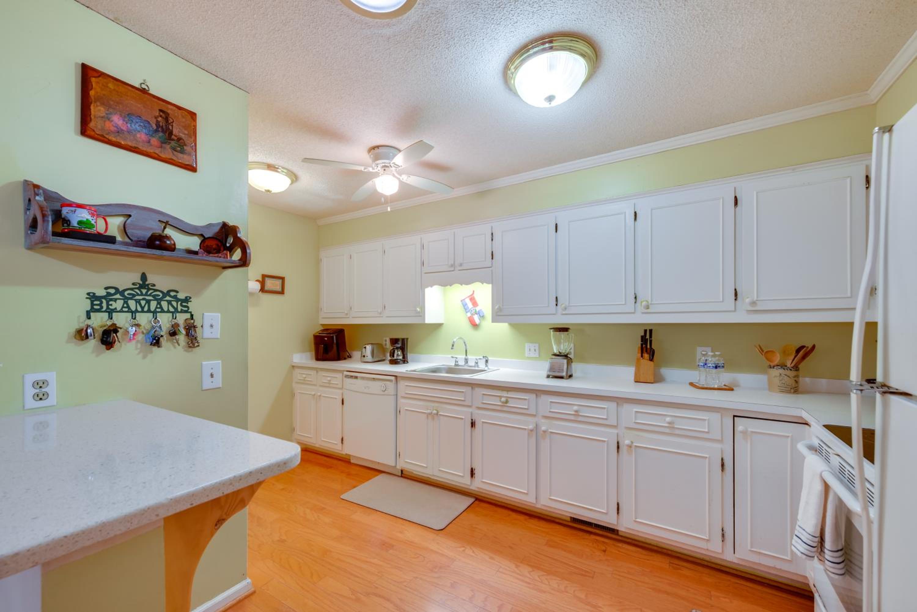Peaceful Retreat! Carolina Trace Home with Porch