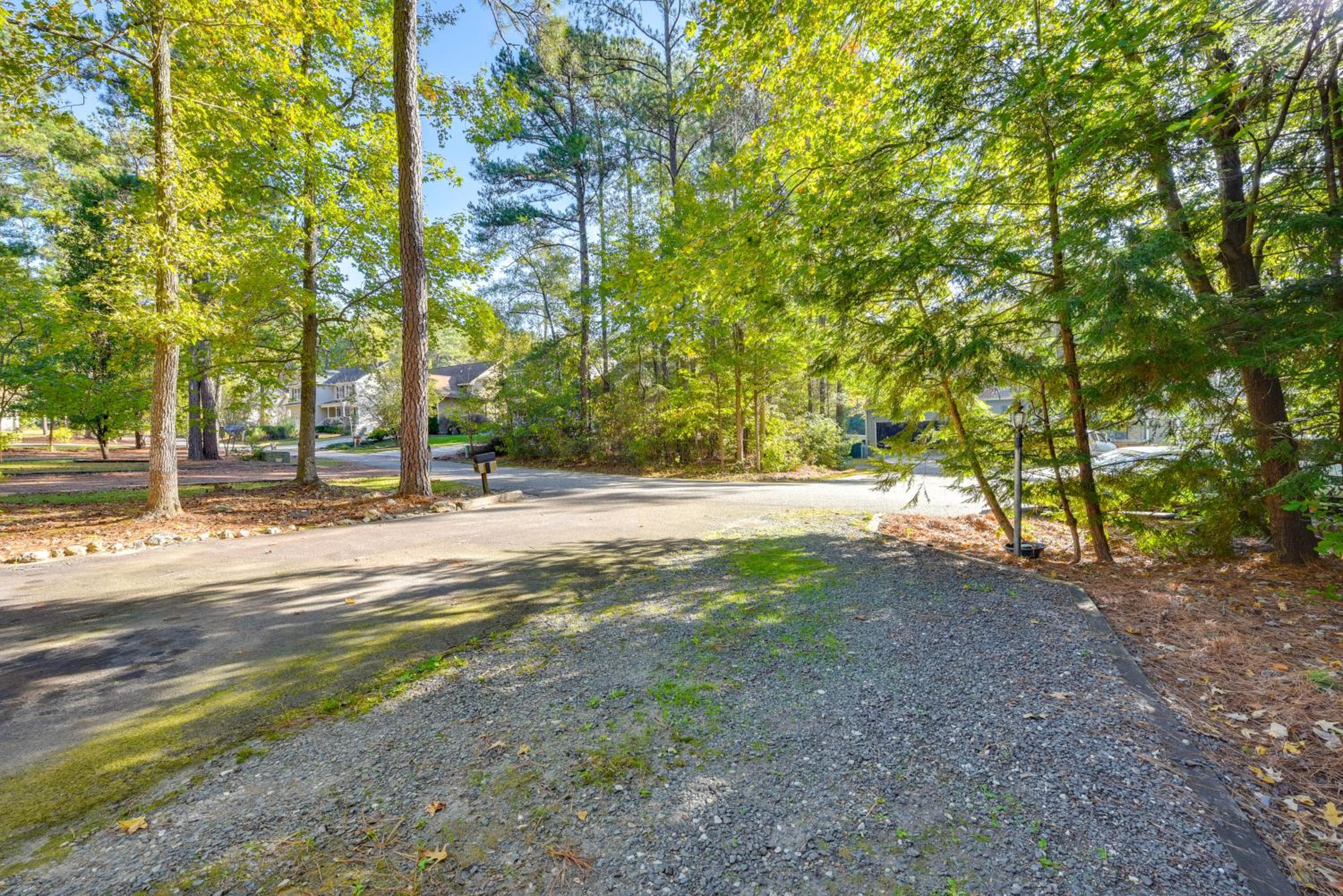 Peaceful Retreat! Carolina Trace Home with Porch