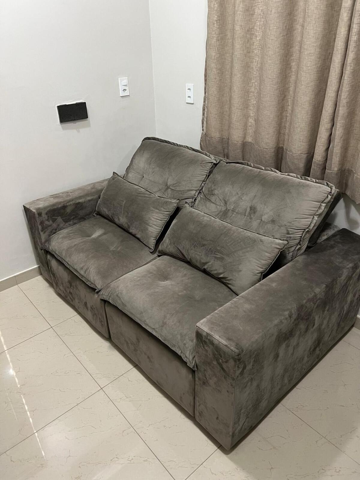 Casa com suite bem localizada