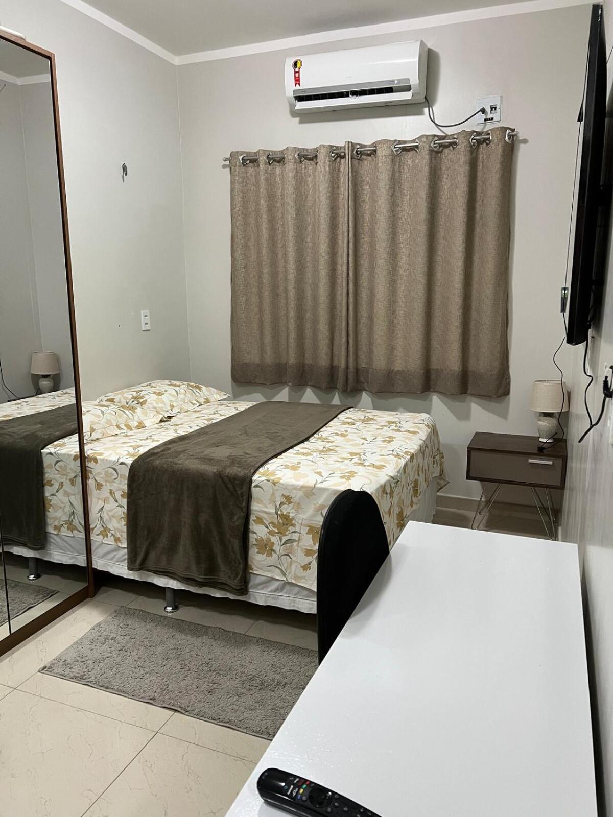 Casa com suite bem localizada