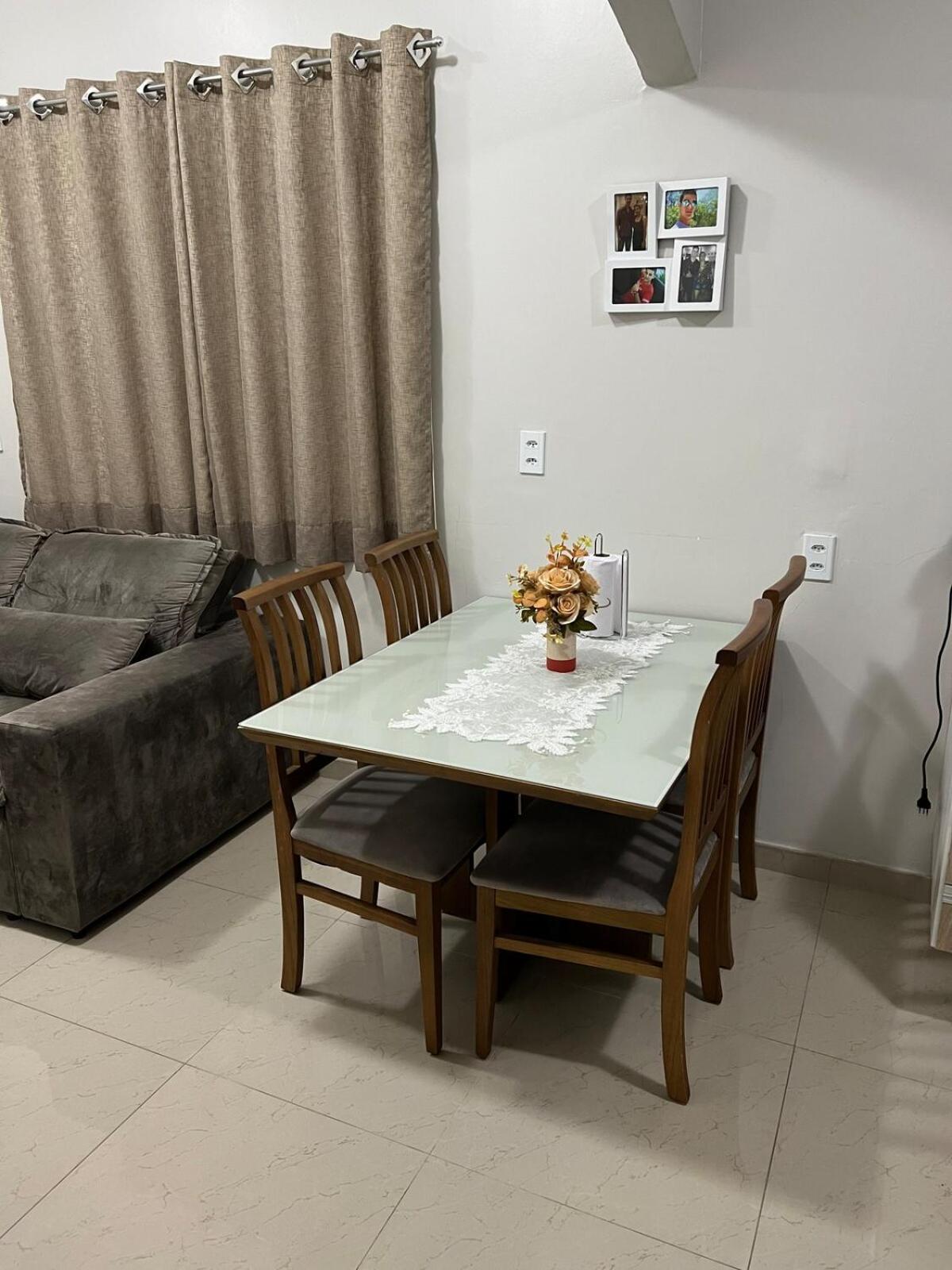 Casa com suite bem localizada