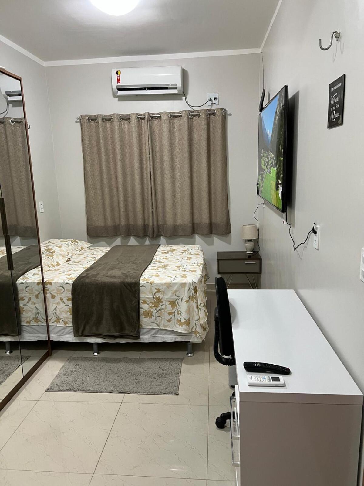 Casa com suite bem localizada