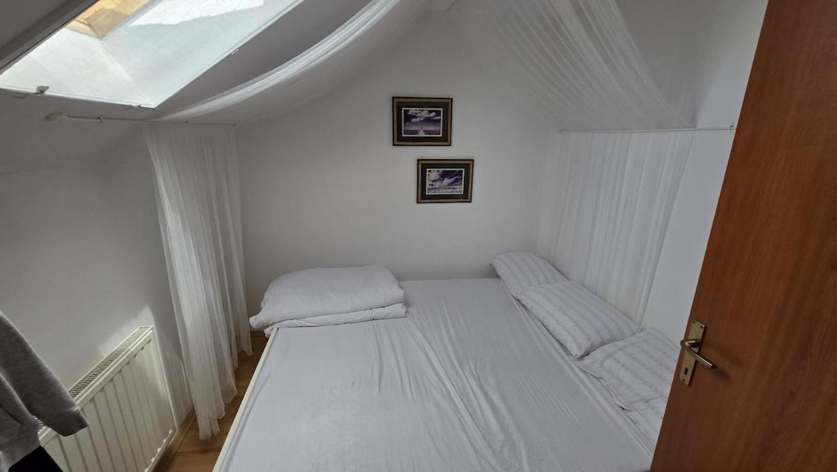 Villa Aurora