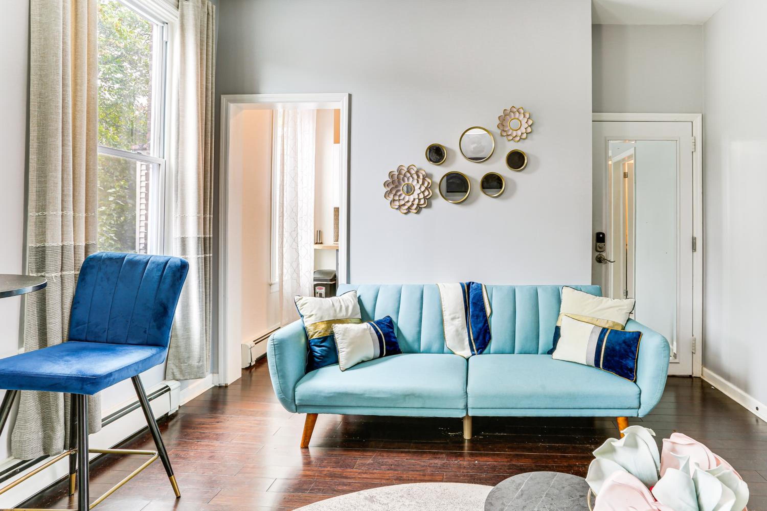 Explore and Work! Stylish Washington Heights Duplex