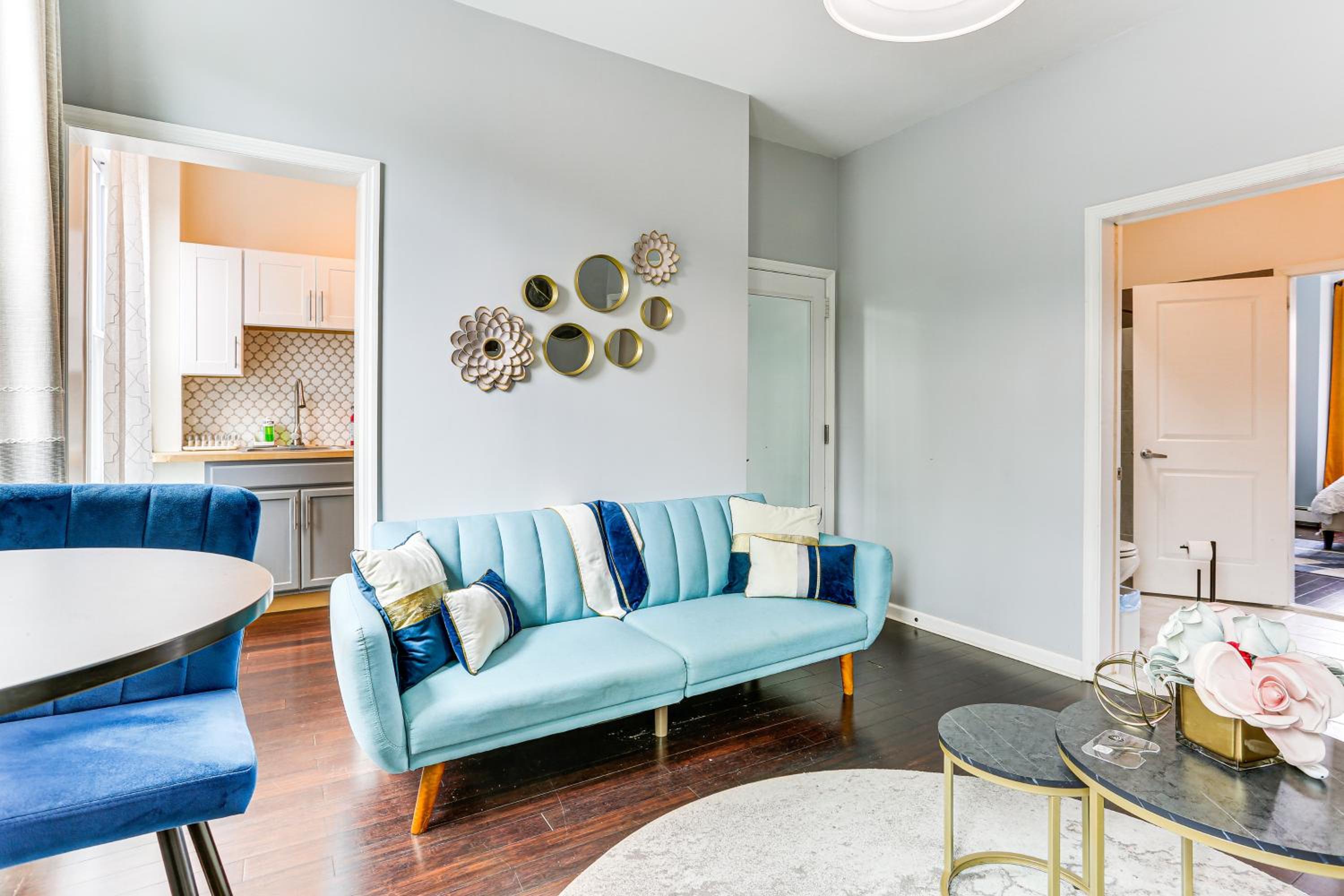 Explore and Work! Stylish Washington Heights Duplex
