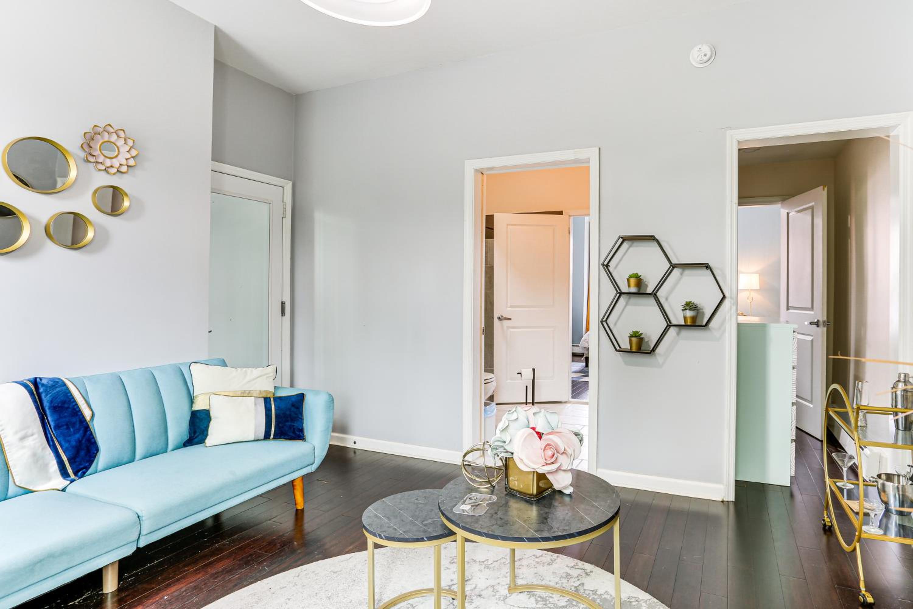 Explore and Work! Stylish Washington Heights Duplex
