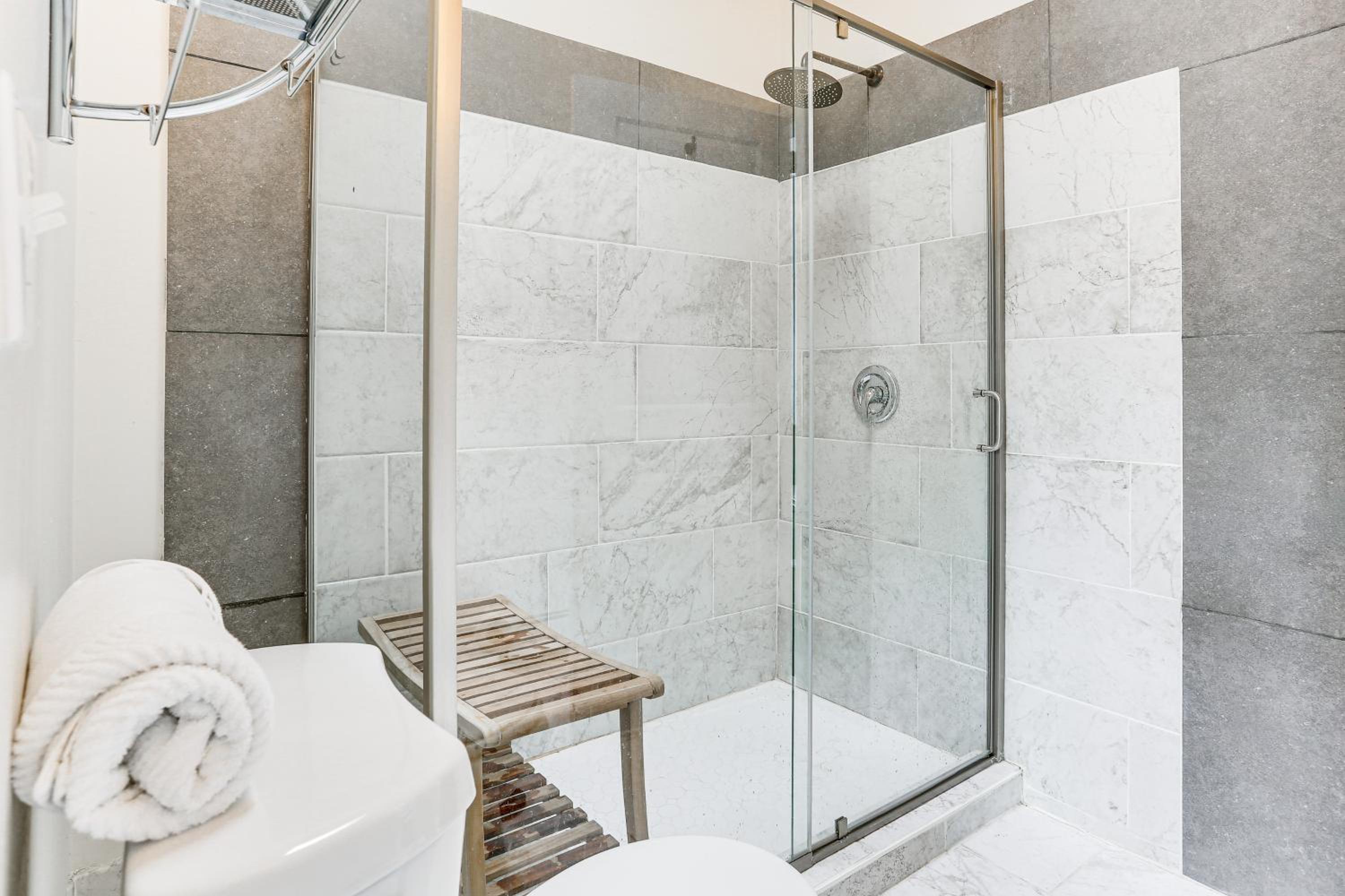 Explore and Work! Stylish Washington Heights Duplex