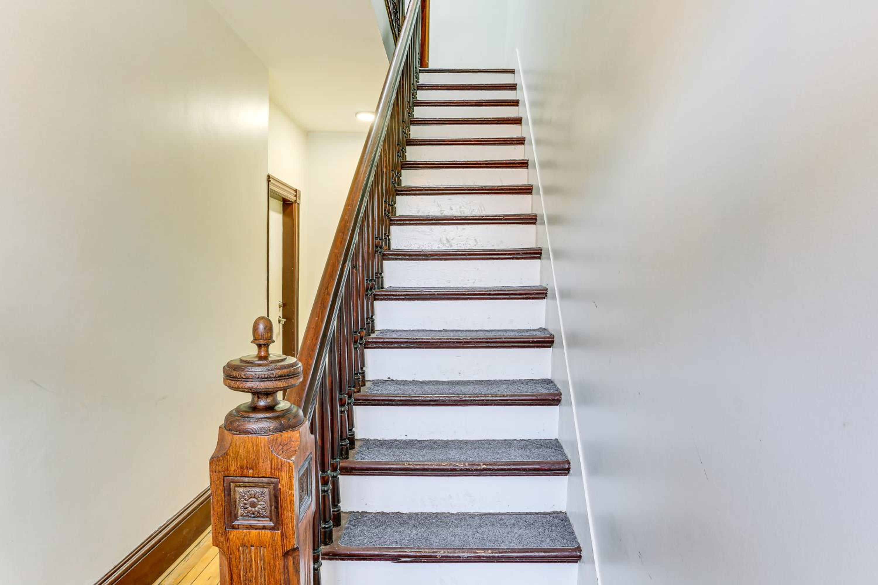 Explore and Work! Stylish Washington Heights Duplex