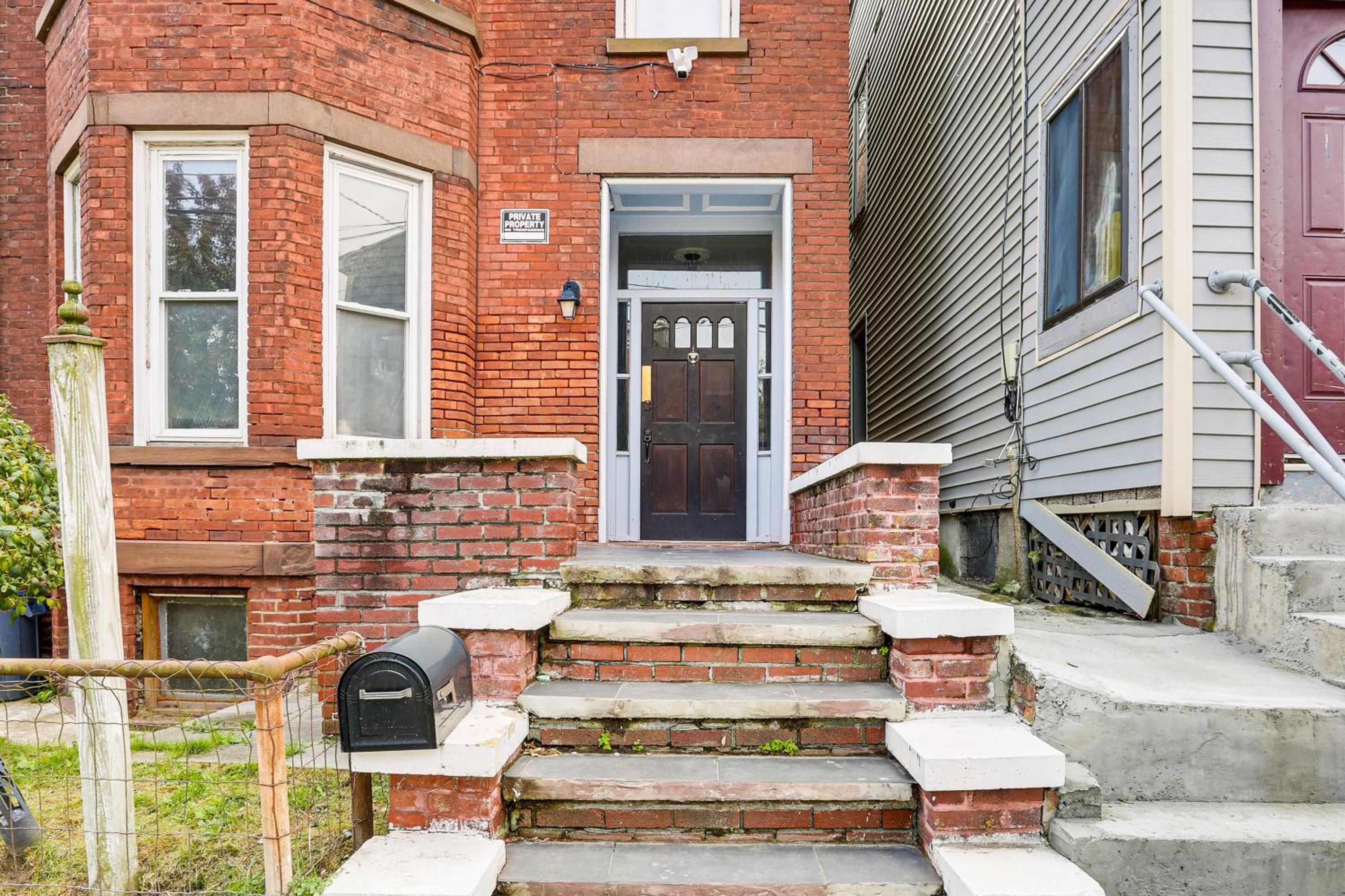 Explore and Work! Stylish Washington Heights Duplex
