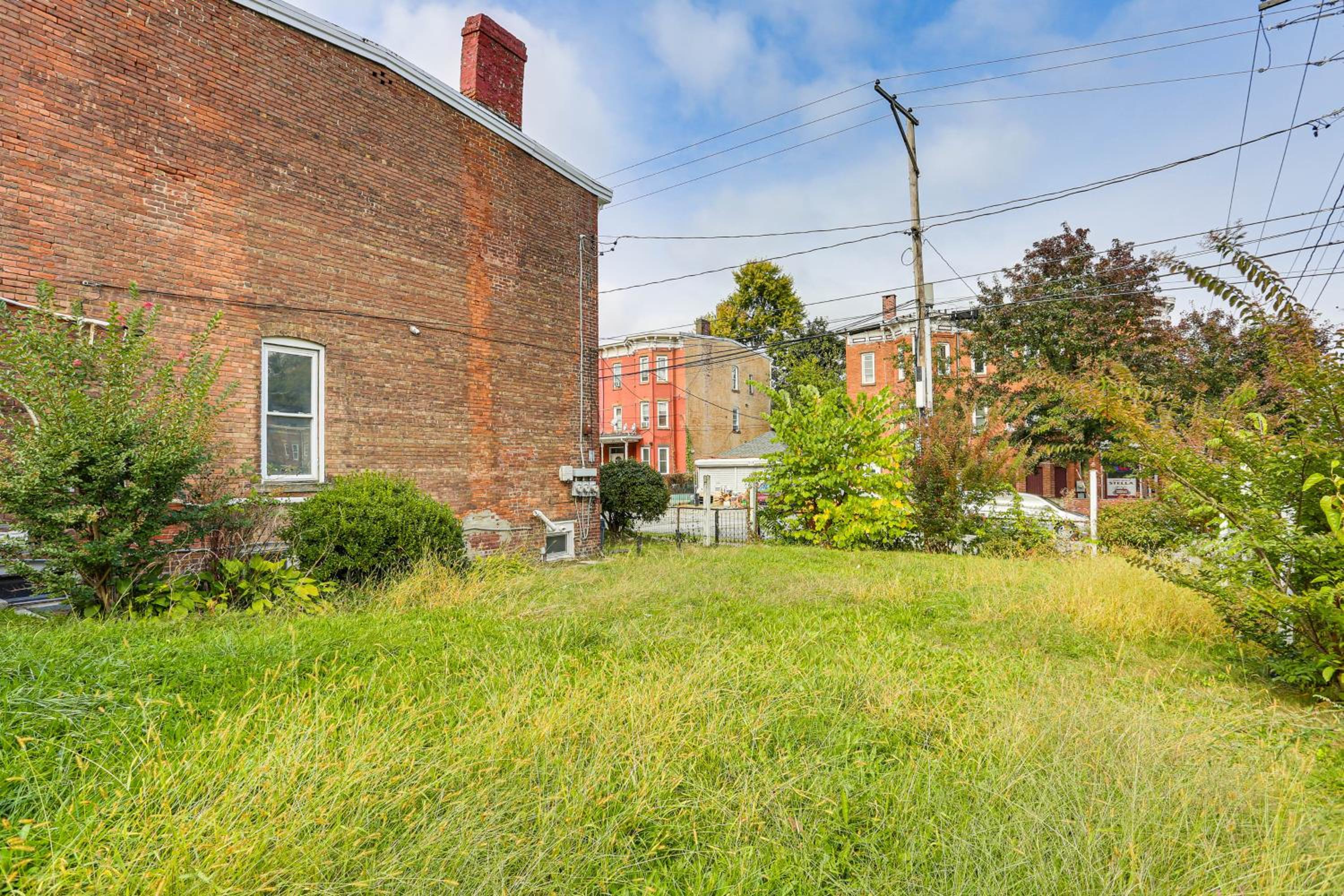 Explore and Work! Stylish Washington Heights Duplex