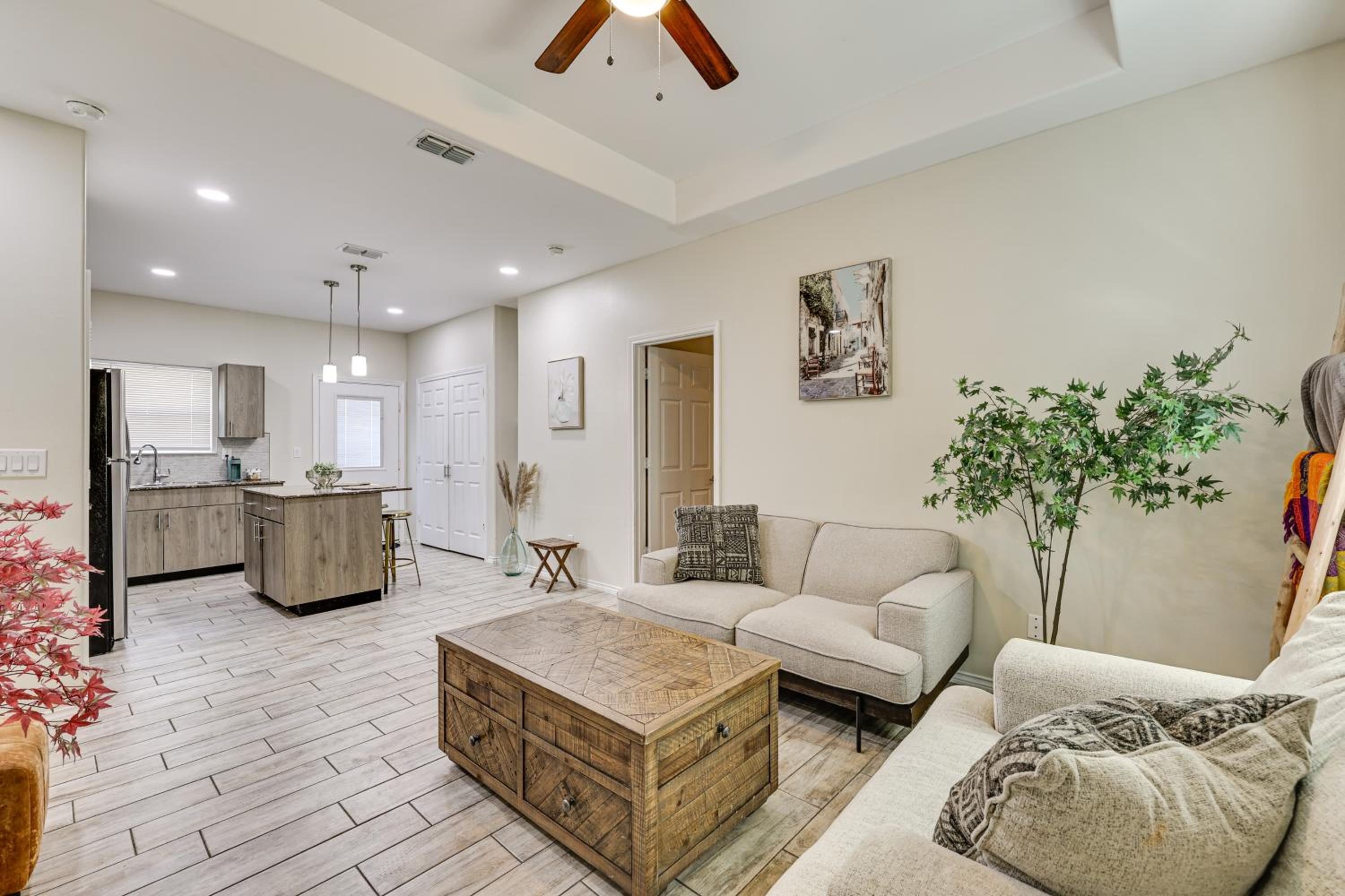 2 Mi to DHR Health Commuter-Friendly Pharr Apt