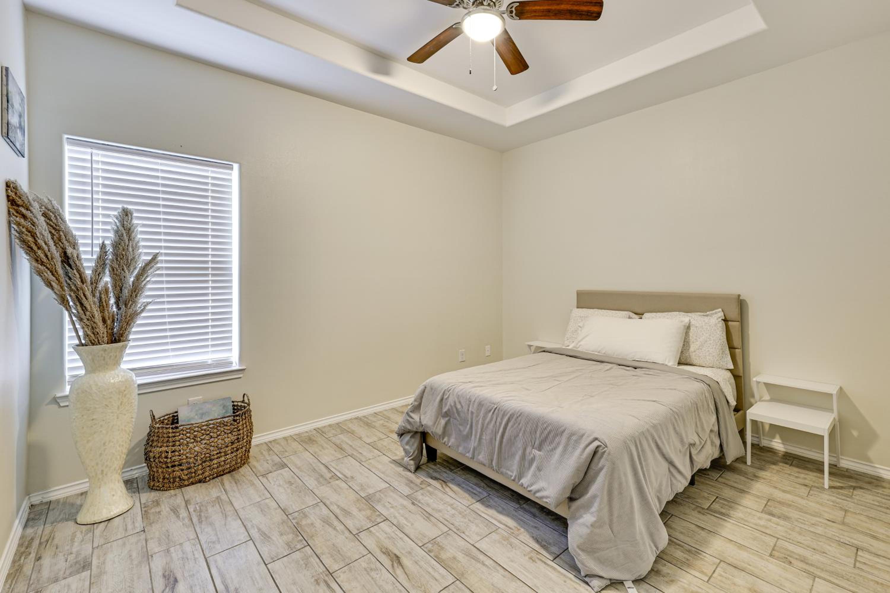 2 Mi to DHR Health Commuter-Friendly Pharr Apt