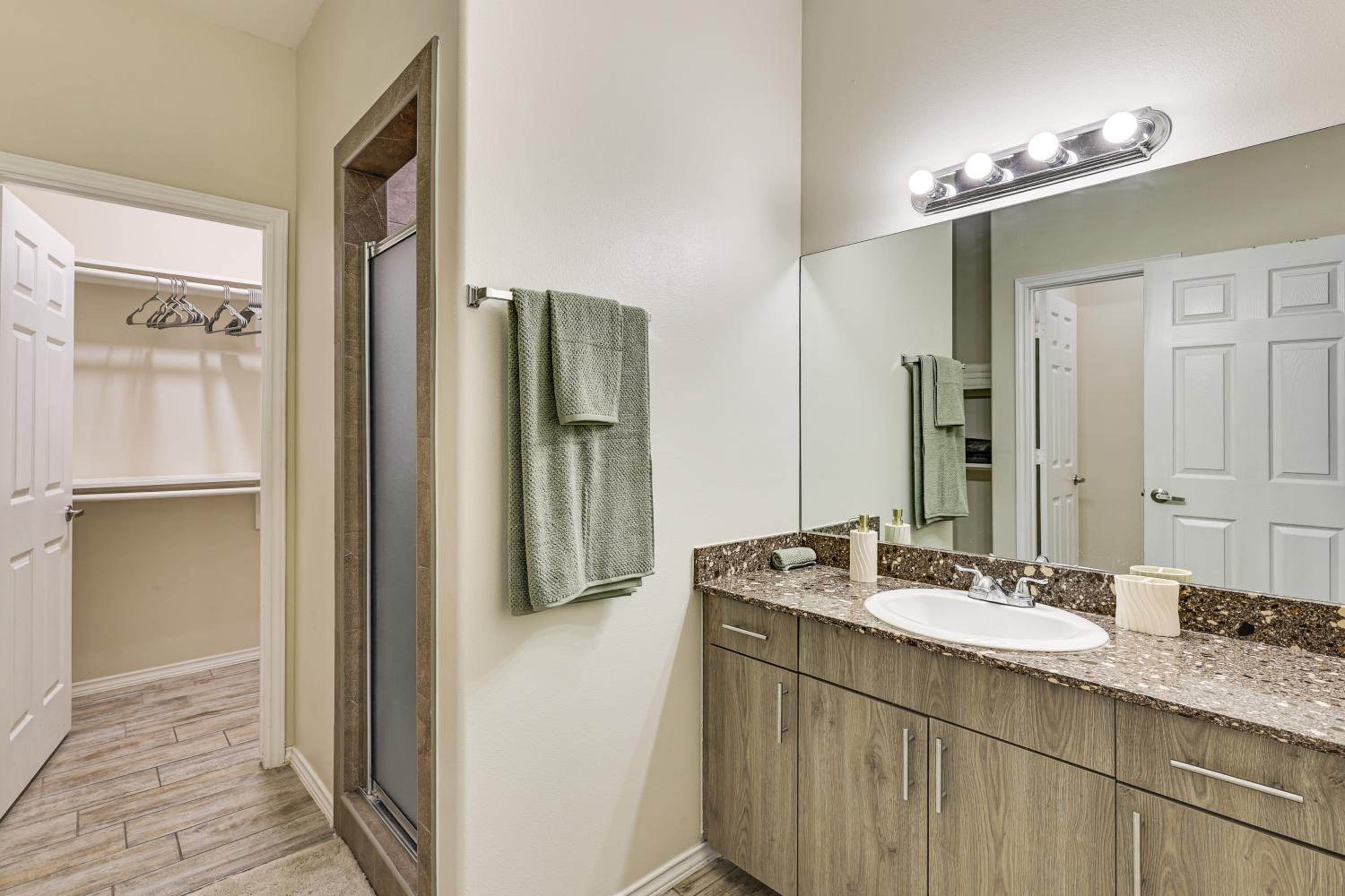 2 Mi to DHR Health Commuter-Friendly Pharr Apt