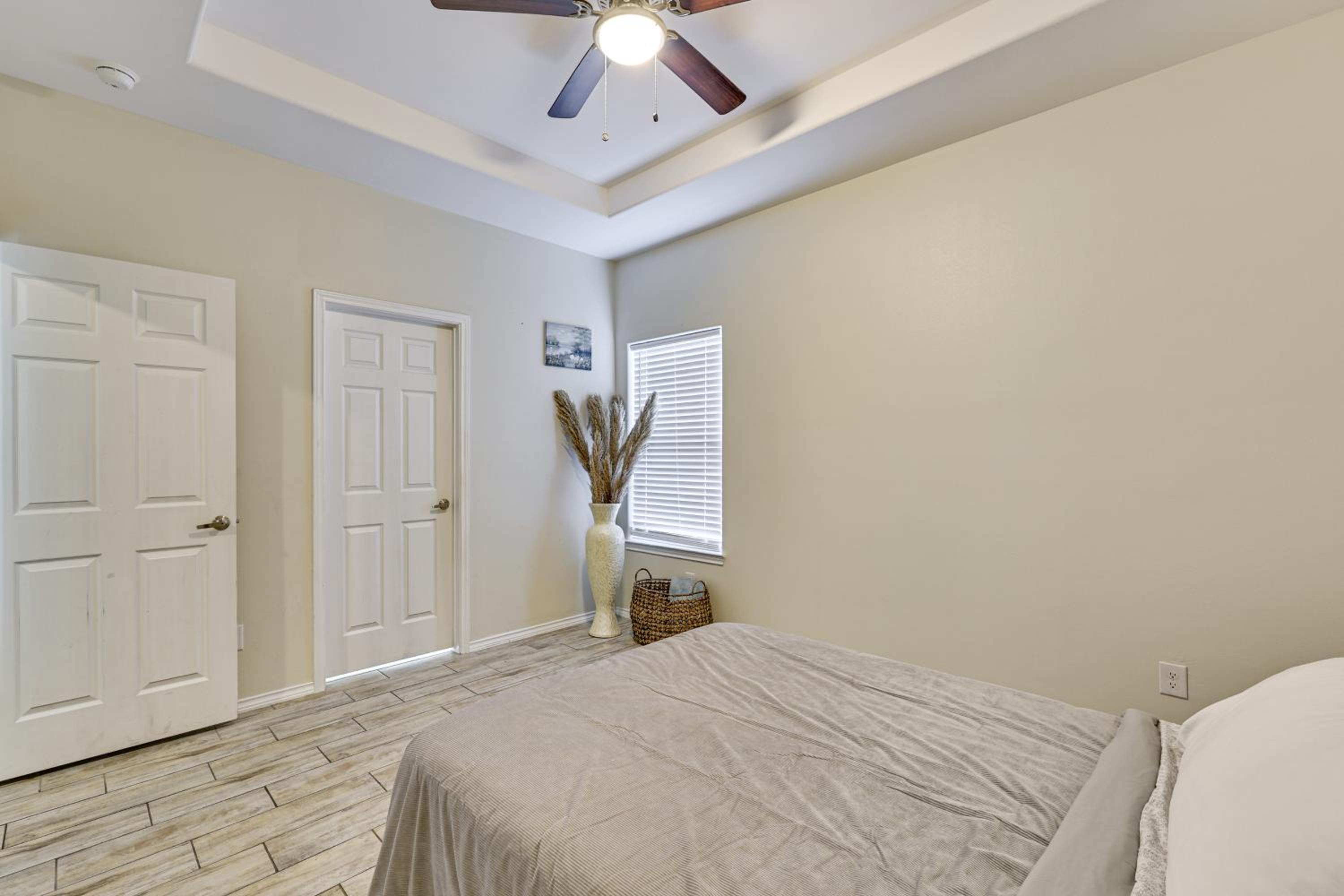 2 Mi to DHR Health Commuter-Friendly Pharr Apt